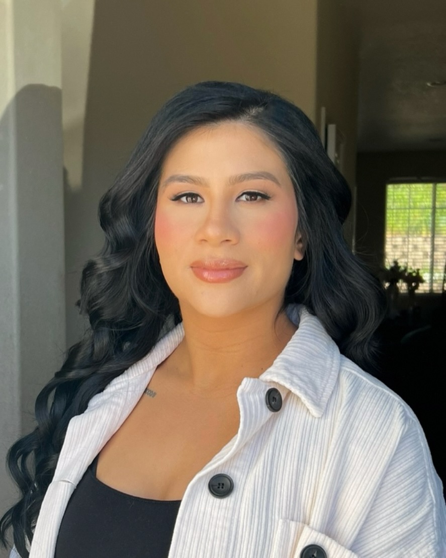 Products used to achieve this look ⬇️💘
@hudabeauty color corrector
@armanibeauty foundation
@maccosmetics studio radiance concealer
@hourglass concealer & loose powder
@maccosmetics studio fix powder & Fix+, warm soul blush
@makeupforever highlighter
@makeupbymario warm eyeshadow palette
@danessamyricksbeauty blackout color fix
@morphebrushes sweet tea lipliner
@makeupbymario naked spice lip cream
@patricktabeauty superficial lip gloss
Now booking Bridal sessions for 2025/2026
Non-bridal sessions for 2025
How to book
🔗 Link in bio
💌 Email: info@hausofsidhu.com
💬 Text: +17076523324
Location: California & Beyond ✈️
HMUA @hausofsidhu
#hausofsidhu #californiamua #sanfranciscomua #sanjosemua #sacramento #napamua #westhollywood #sanjosehairstylist #californiahairstylist #photoshoot #couples #lamua #punjabi #softglam #punjabibride #bridalhair #cleangirlglam #indianbridalmakeup #napamakeupartist #beverlyhills #celebritymakeupartist #sfblogger #punjabimakeup #lablogger #indianbridalmakeupartist #redcarpetready #lifestyle