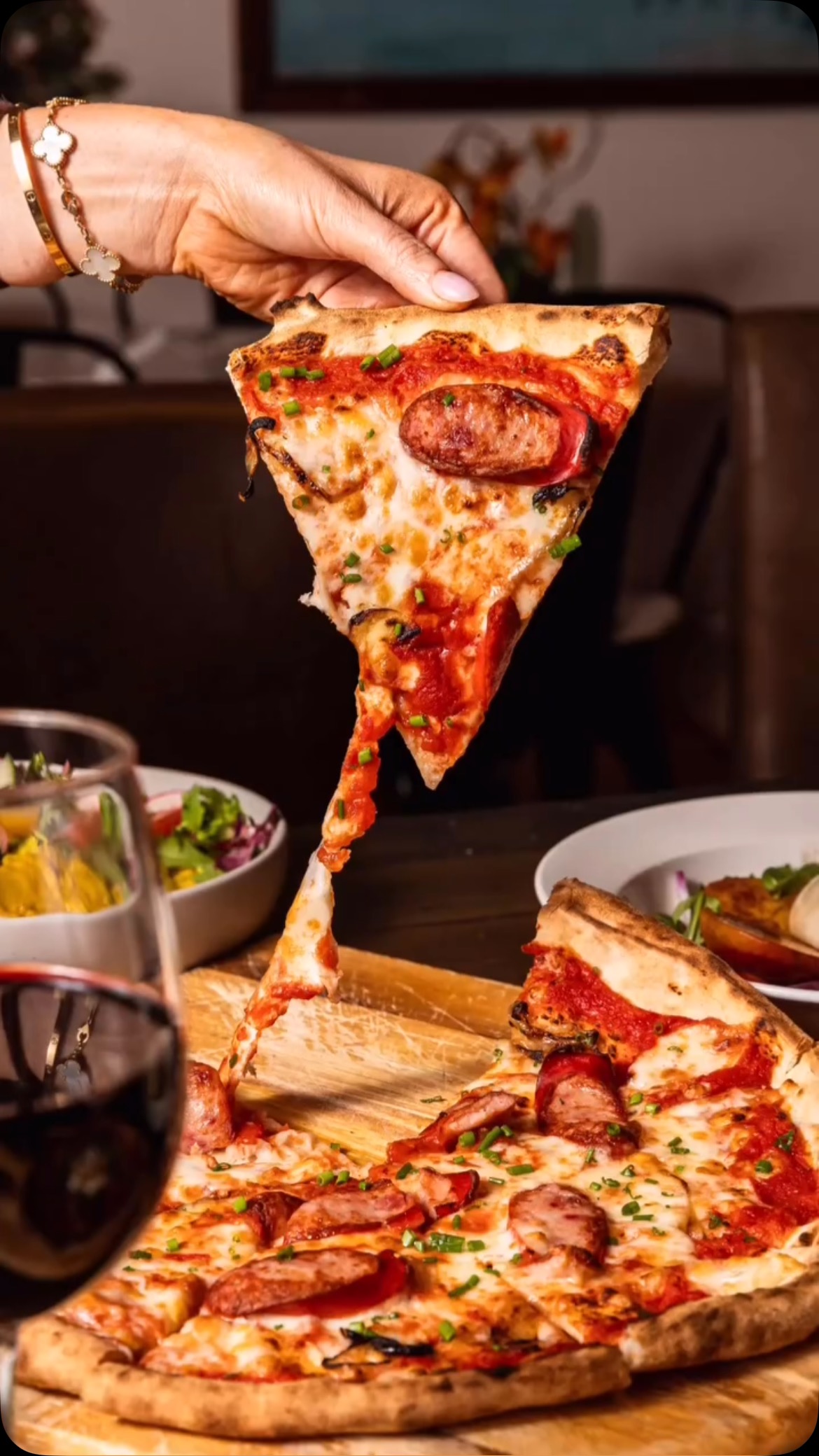 🍕 Wednesday Night = Pizza Night! 🍕
Craving midweek comfort? New Farm Bistro has you covered! Every Wednesday night, we’re serving up delicious, piping-hot pizzas that hit the spot🍷✨
Book online at www.newfarmbistro.com.au/reservations or order takeaway
📍New Farm Bistro | 26 Gray Street, New Farm @newfarmbistro
.
.
.
.
.
#brisbanefood #brisbanefoodie #supportlocal #mkr #brisbaneeats #discoverbrisbane #newfarm #newfarmfood #brisbane