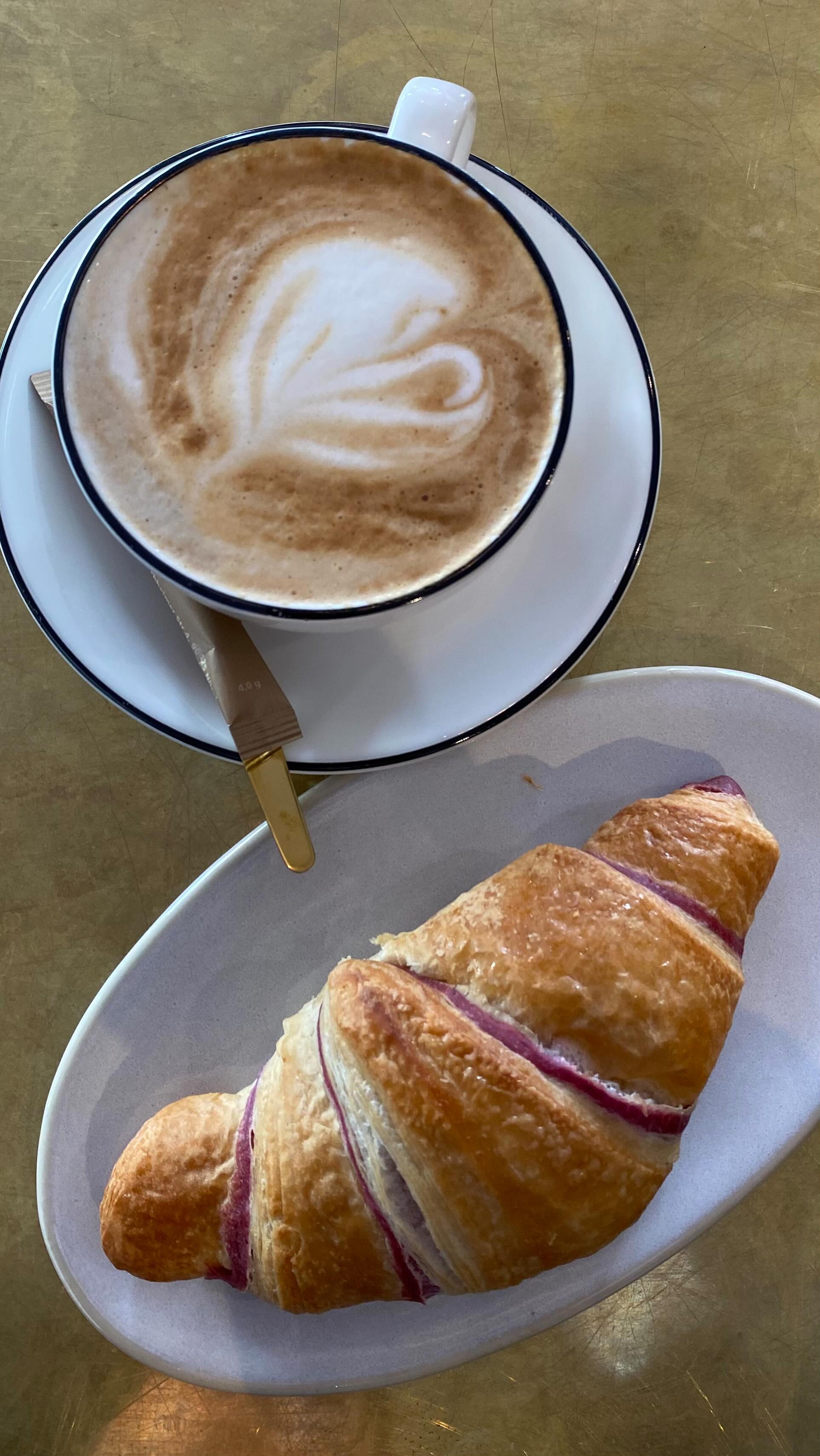 We love a good shopping day! 🛍️🥐