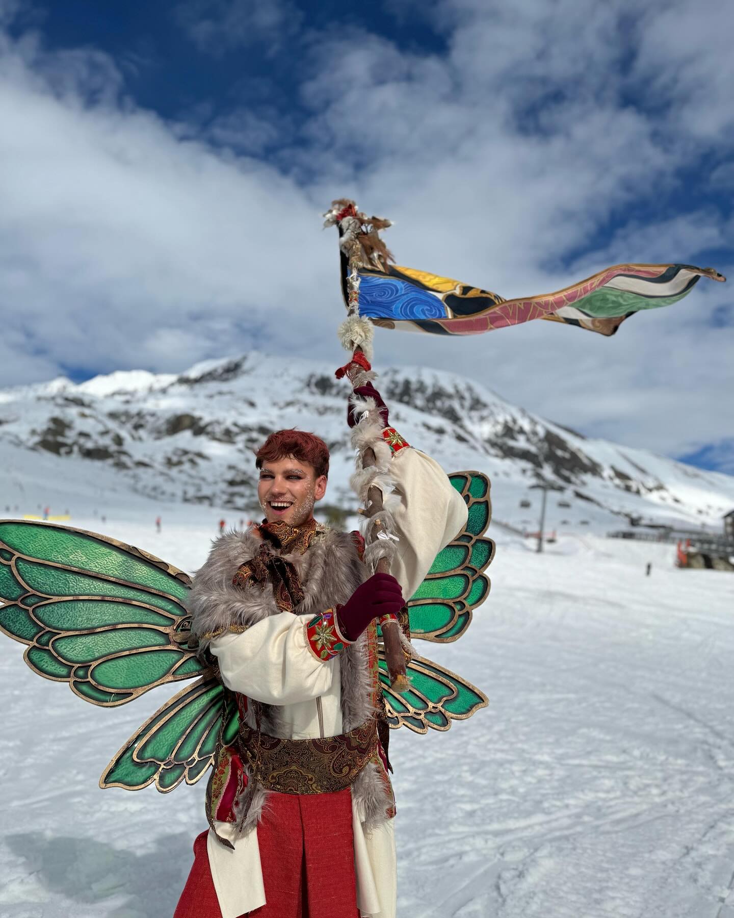 Once again it was such a pleasure to work for @tomorrowlandwinter and @soul15.costumes.concepts
This was officially my 4th edition working as Head Stylist for Tomorrowland. Once again celebrated with colors, creativity, pleasure, music and love.
Thank you @soul15.costumes.concepts for the opportunity, and for the amazing work you do.
Thank you @sannevnrobays for trusting me.
Thank you to all the performers, producers, mua, stylists, …
See you this summer !
Show : @tomorrowlandwinter PaperWorld
Prod : @soul15.costumes.concepts
Head of Costumes : @sannevnrobays
Head of Styling Mainstage : @noelverheyden
Head of Styling Field : @sam.ceci