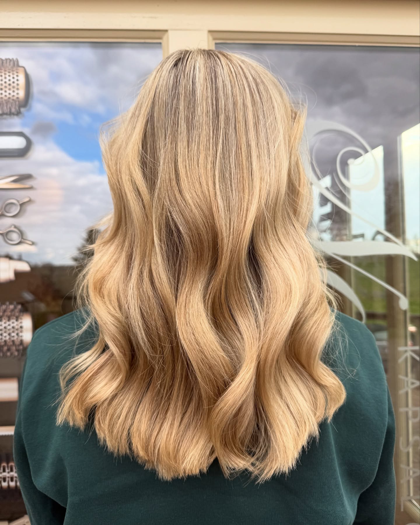 3/4 HIGHLIGHTS🤎🤍
#highlights #blond #blondwomen #shadeseq #redkanbenelux