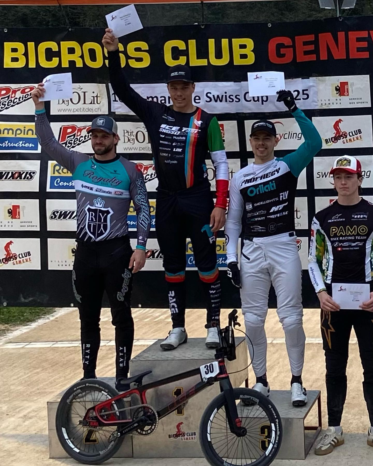 La saison commence bien avec un podium à la Swiss Cup de Genève 🥉 #claessensbmxracingteam