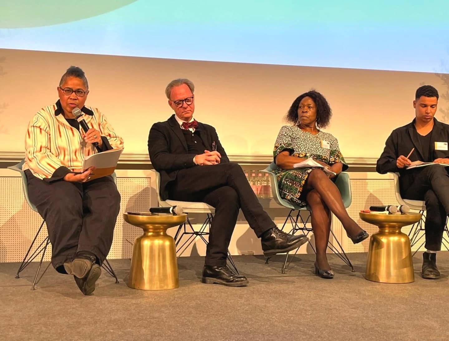 Yesterday, Maisha e.V. represented at the closing event of the UN Decade for People of African Descent (2015–2024) at GLS Campus Berlin 🏢. The UN Decade was launched to make people of African descent visible, strengthen their rights, and actively fight racism. Our CEO, Virginia Wangare Greiner, along with Advisory Board members, presented the final report on its implementation in Germany 📊. This decade marked a crucial step in the fight against structural racism and for a fairer society ⚖️. Every voice matters. Support Maisha e.V. in our mission to create lasting change 🤝.
---
Gestern war Maisha e.V. bei der feierlichen Abschlussveranstaltung der UN-Dekade für Menschen afrikanischer Herkunft (2015–2024) im GLS Campus Berlin 🏢. Die Dekade wurde ins Leben gerufen, um Menschen afrikanischer Herkunft sichtbar zu machen, ihre Rechte zu stärken und aktiv Rassismus zu bekämpfen. Unsere Geschäftsführerin Virginia Wangare Greiner präsentierte gemeinsam mit den Beiratsmitgliedern den Abschlussbericht zur Umsetzung in Deutschland 📊. Dieser Zeitraum markiert einen wichtigen Schritt im Kampf gegen strukturellen Rassismus und für eine gerechtere Gesellschaft ⚖️. Jede Stimme zählt. Unterstütze Maisha e.V. auf unserem Weg zu dauerhaftem Wandel 🤝.
#UNDecade #PeopleOfAfricanDescent #MaishaEV #AgainstRacism #ParticipationNotExclusion #Solidarity #StrengthenDiversity #MenschenAfrikanischerHerkunft #GegenRassismus #TeilhabenStattAusgrenzen #Solidarität #DiversitätStärken