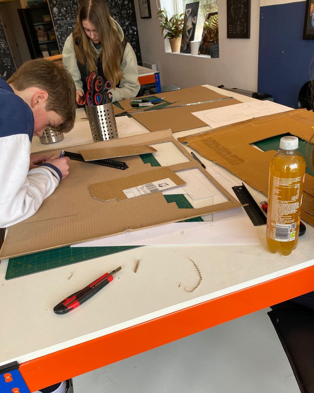 Busy busy bees
#milford #youngdesignersacademy #artstudio #gcse #alevel #godalming #godalmingmums #guildford #haslemere