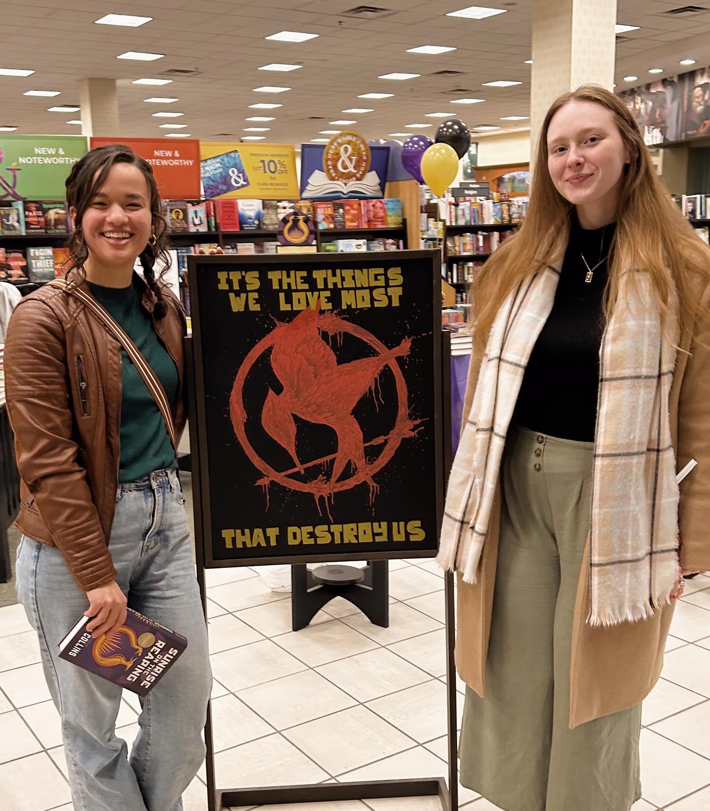 Anyone else finished reading? 😭🔥
Sunrise on the Reaping was the third midnight release I attended with @a.hufflepuff.reads at @barnesandnoble. (We missed you, @readingwithrem!!) A night of Hunger Games trivia and a district scavenger hunt got me pumped to read Haymitch’s story!
Even though you know how it has to end, Suzanne has you holding onto hope and throws several twists your way. I finished in less than three days. 😭
I’m hungry to talk about this book with others who have read 🫶