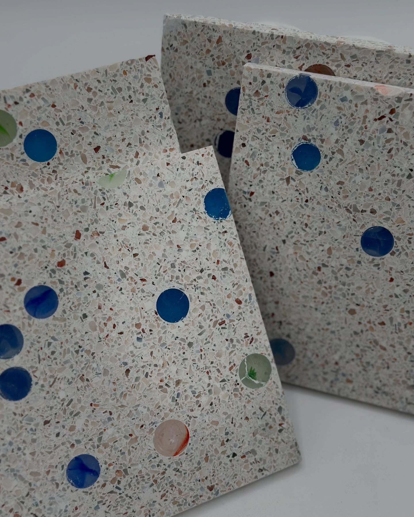 Obsessed with the timeless charm of terrazzo!
From its playful speckles to endless color combinations, this material brings personality and character to any space. Whether classic neutrals or bold pops of color, terrazzo proves that details make all the difference.
Who else loves this marble design as much as we do?
#terrazzo #terrazzofloor #terrazzodesign #terrazzolove #terrazzoflooring #terrazzocompany