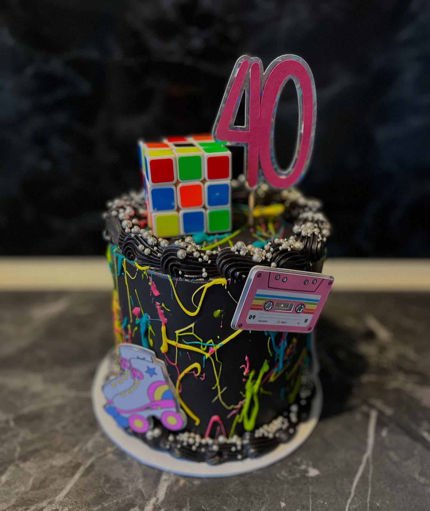 I’ve got love for you if you were born in the 80s 🛼
.
.
.
#bakeit #bakersofinstagram #buttercreamcake #cakedecorator #cakecakecake #cakedesign #cakeart #birthdaycake #birthdaycakeideas #cakesofig #cakedecorating #80s #80scake