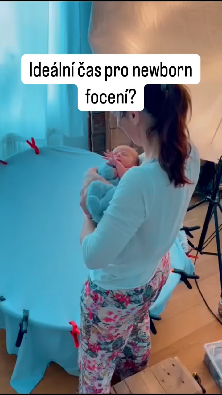 KDY JE IDEÁLNÍ ČAS NA NEWBORN FOCENÍ?
👶 Nejlepší čas na focení miminka je mezi 5.–14. dnem po narození.
V tomto období miminko ještě hodně spinká, má typicky stočenou polohu z bříška a je možné jej jemně stylizovat.
✨ Ale pozor – to neznamená, že později to nejde! Každé období má své kouzlo, jen se proměňuje styl focení.
📩 Máte otázky nebo čekáte miminko? Ozvěte se mi a domluvíme termín včas.
📷 @Renticefoto – fotím příběhy vašich začátků.
#newbornfotografie #prvnidny #novorozeneckefoceni #renaticefoto #nejkrehzcipokladysveta #fotografopava