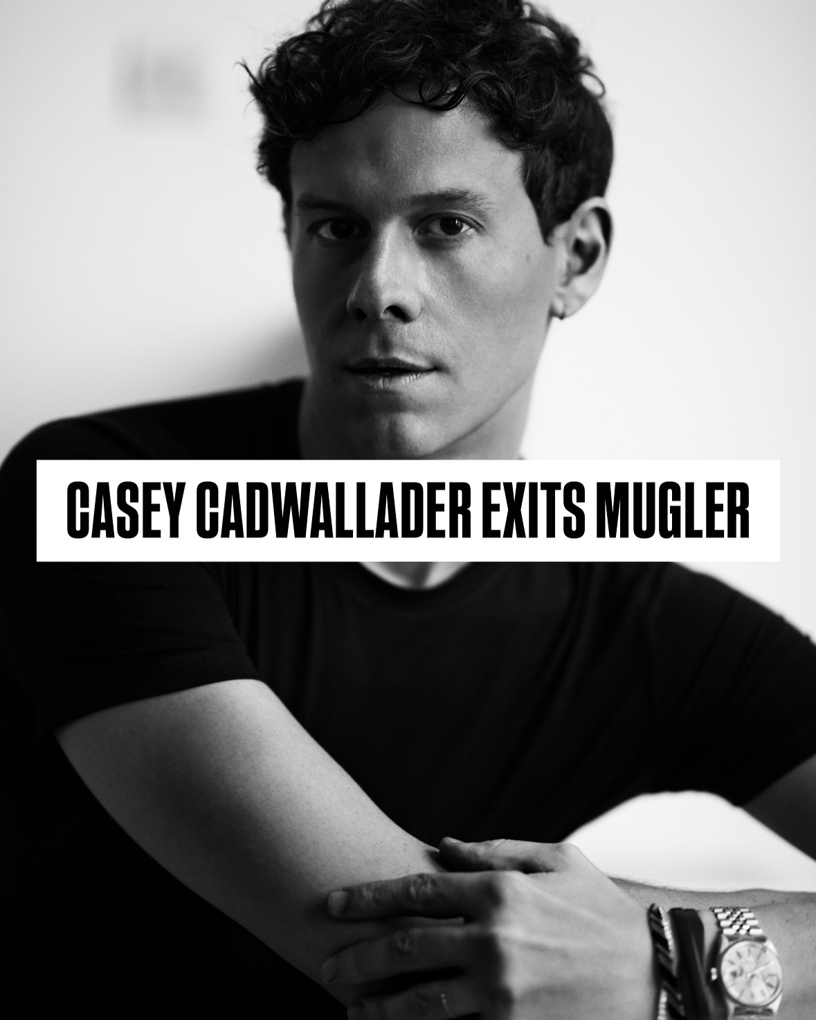 @cadwallader (Casey Cadwallader) has exited @MuglerOfficial after a 7-year tenure, and the house has replaced him with @miguelcastrofreitas, the Central Saint Martins alum who worked under @JGalliano at @Dior before going on to further roles at @YSL, @Lanvin, and @DriesVanNoten.
#MUGLER #CASEYCADWALLADER #FASHIONNEWS #MIGUELCASTROFREITAS #FASHION #STYLE #ASTHETIK #ASTHETIKMAGAZINE #VIRAL #EXPLORE #FYP