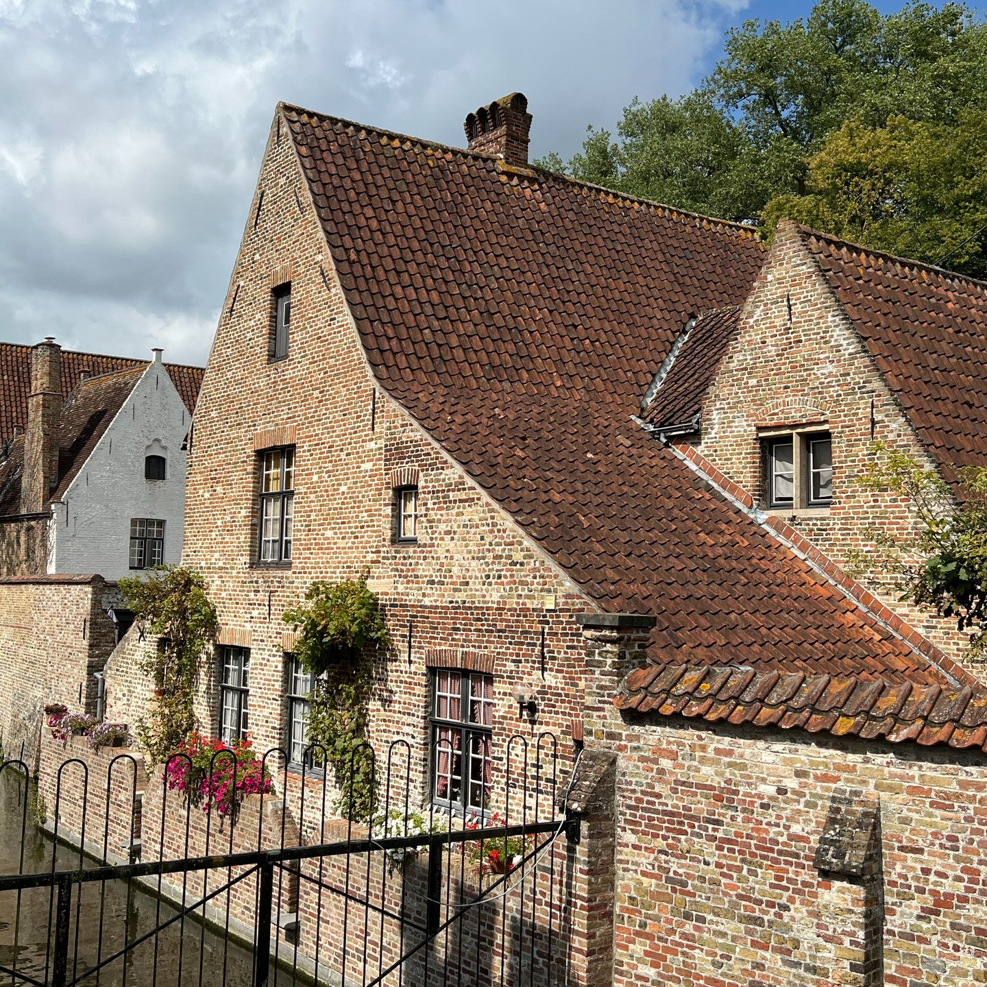 Beautiful brickwork in Bruges....
#bricks #bruges #architecture