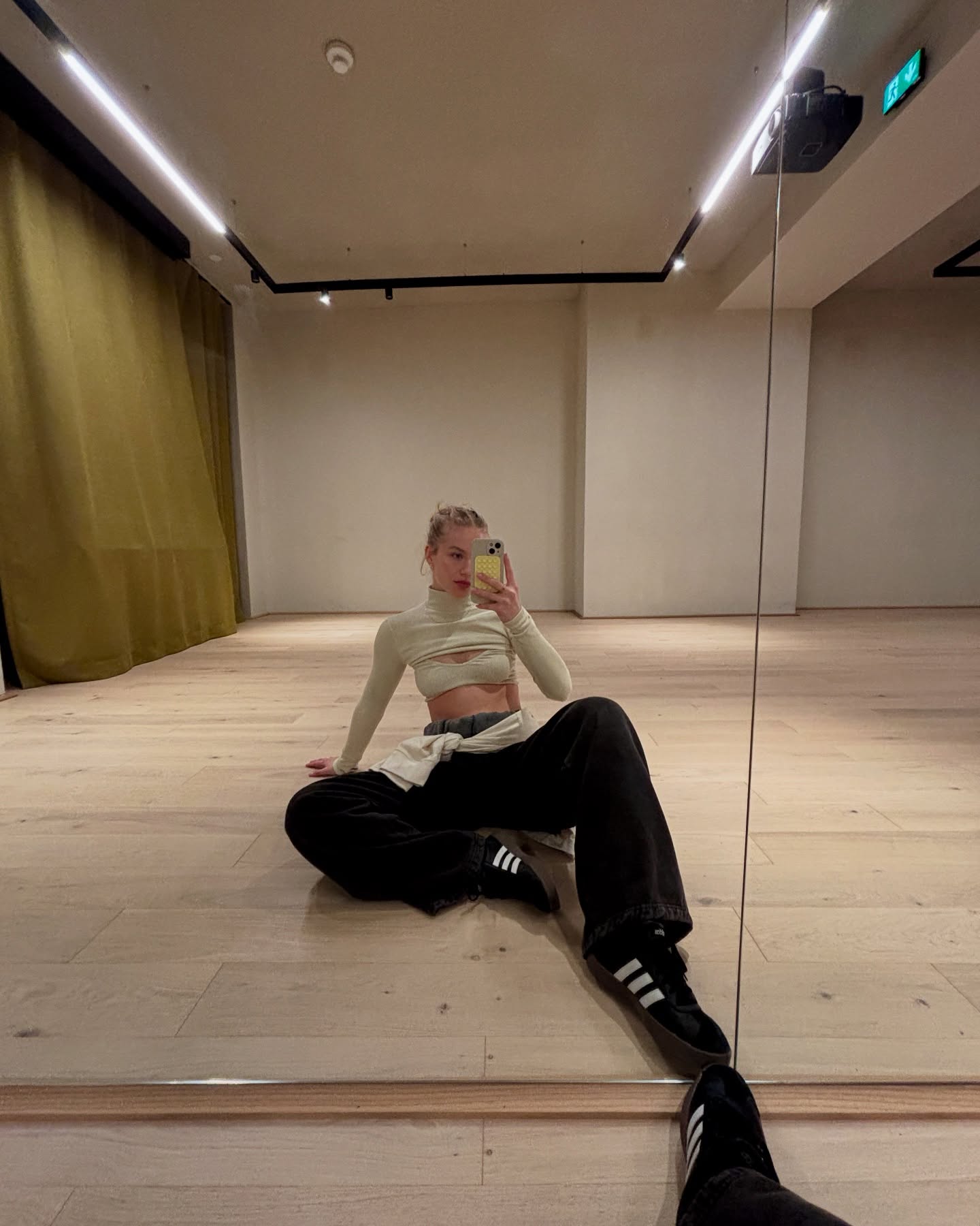 ADVERTISEMENT | doing what I love the most – dancing: spending some me-time in the studio whilst wearing my new necklace from @theofficialpandora – a true Self Love Treatment 💎 #belove