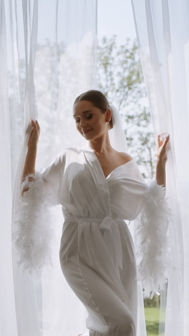 Marie & Ota 🥂 Krasný, slunečný den na @samota_pierre. Super lidi, zábava 10/10 díky @tomas_zdimal 🎤 a @pthorak 📸