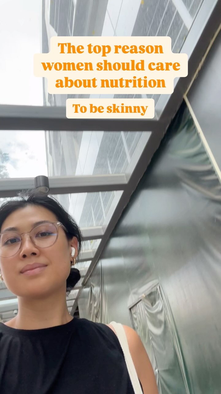 As a #dietitian, this is how I wish people thought about food!
I became a dietitian because I learned that food is such a powerful tool, but we lose sight of this when nutrition is just all about dieting. Here are some important nutrients especially for women’s unique needs. Fuel your body well and see how good you can feel ✨
💗 support hormones, especially for PCOS, estrogen dominance, endometriosis, PMS - fiber, healthy fat, protein, stable blood sugar
💅🏼 Thick hair, glowing skin and strong nails - vitamin C, zinc, protein
🥩 support energy and higher iron needs - iron and vitamin C
🧠 Good mood and mental health - omega 3s, B vitamins, protein, magnesium, stable blood sugar
🍼 support fertility and healthy pregnancies, and health of your child later in life - folate, calcium, iron, omega 3, choline
🦴 support bones and prevent osteoporosis - Calcium, vitamin D, magnesium
If this is confusing and overwhelming, start small and learn a little bit at a time! And I am taking new clients if you want even more support and personalized guidance to fit your life. Send a DM and we can do a 15 minute free discovery call ☎️
#womenshealth #nutrientdense #healthyeating #eatwellfeelbetter #womensmonth