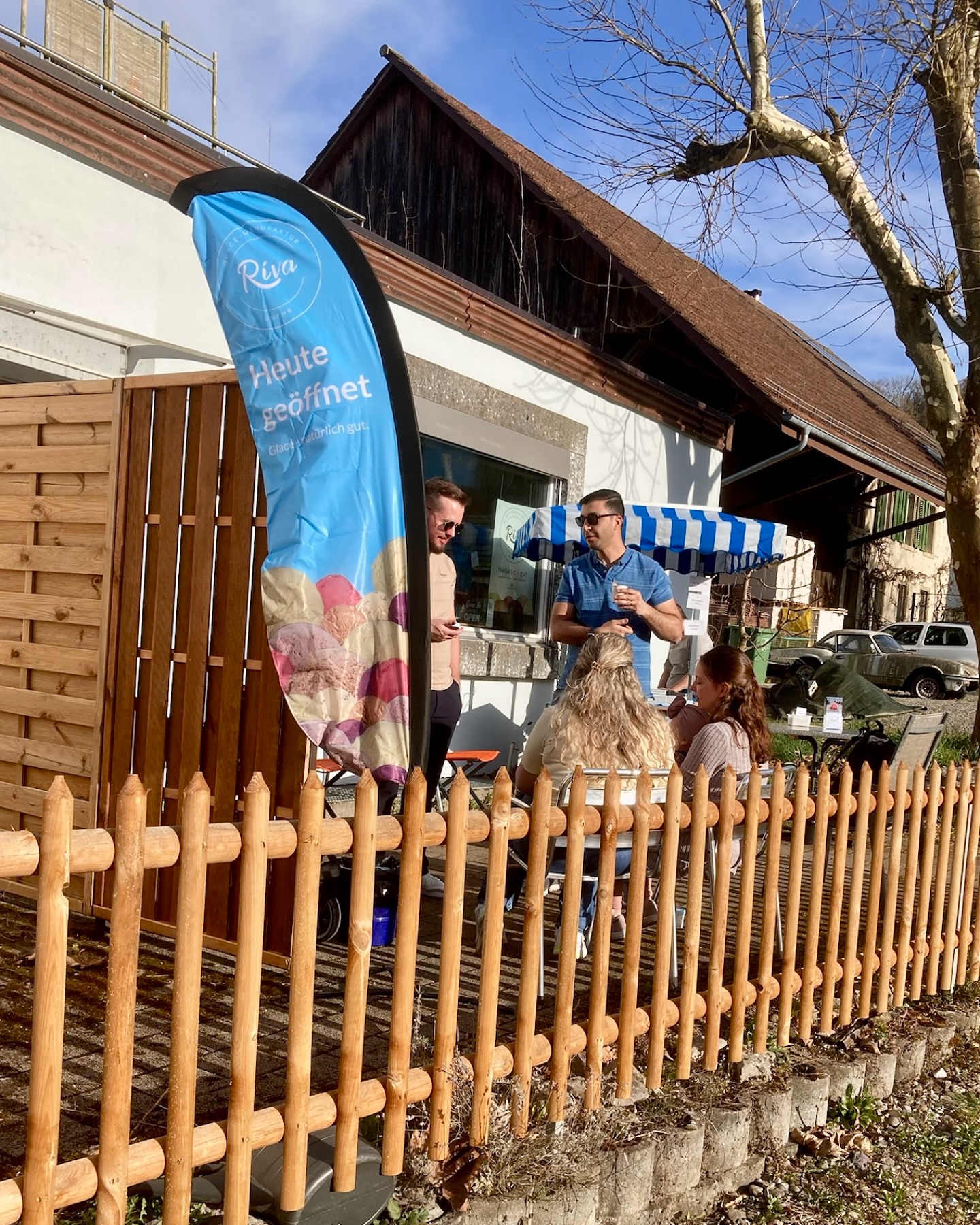 So viel probiert wurde selten. 🍦 Darum machen wir’s gleich nochmals. Am 14. Juni gibt’s die nächste Glacé-Degustation. Save the date! Alles Weitere folgt hier und im Newsletter. 😊