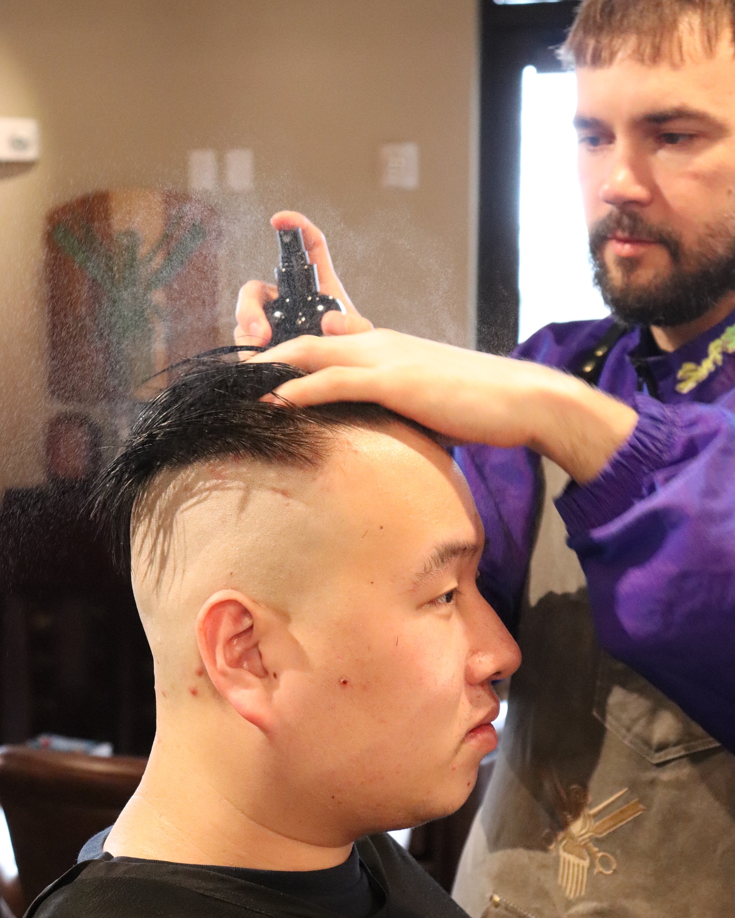 We love incorporating products from our apothecary for you to try with your style. This Sea Salt Texture Spray by Corpsman’s adds amazing texture with a light hold.
@corpsmans_llc
#bostonbarber #haircaretips #wellesleyma #menshaircare #hairstylist