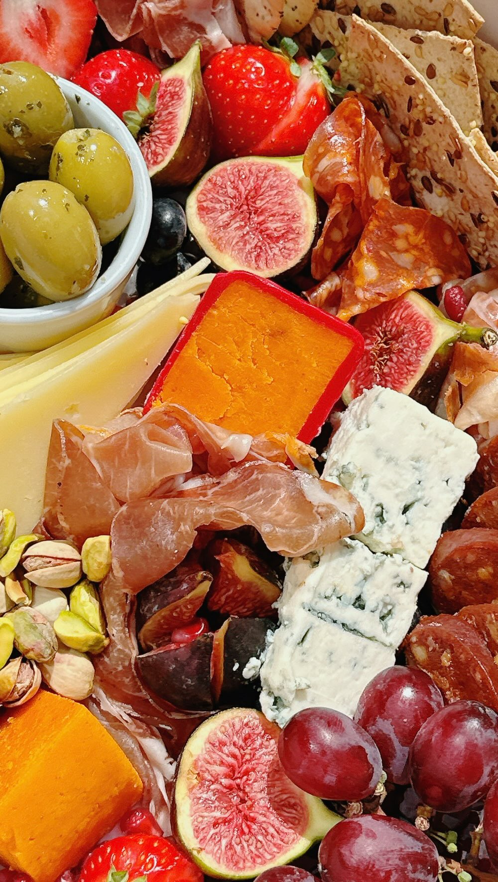🥳 Tired of the same old snacks at your get-togethers? Elevate your hosting game with a delicious savory platter that’s sure to impress! 🌟
Whether you’re planning a cozy gathering or a lively party, our platters are crafted with a variety of mouthwatering delights that cater to every taste. Perfect for collection or local delivery, these savory treats make entertaining effortless and enjoyable! 🍽️✨
#SavoryPlatter #PartySnacks #FoodieDelightsltbath #sltbath