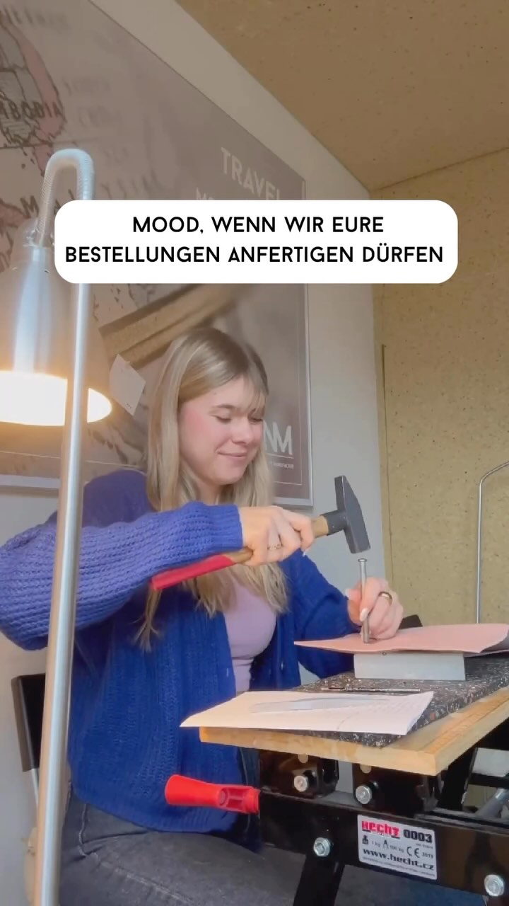 Wir freuen uns über jede Bestellung von euch! 🥰
Gefallen euch solche Einblicke hinter die Kulissen unserer Werkstatt?
Euer NM Team🤍
#nessismanufacur #behindthescenes #handmade #trend #munichbrand