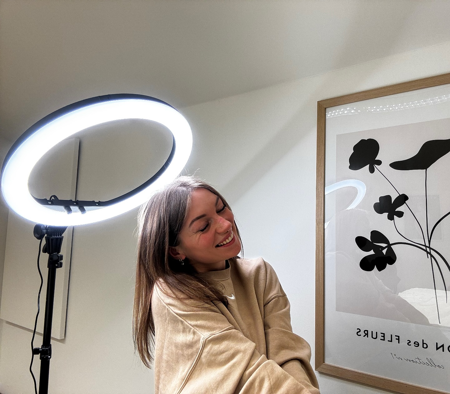 Mein heiligen Schein 🫶🏼
ich freue mich so sehr auf die nächsten Monate- Spoiler: es wird wild 🤪
Was zeichnet mich als PMU Artist aus? Präzise Vor- und Nachbereitung, sterile Werkzeuge und volle Konzentration, während feine Pigmente für perfekte Augenbrauen, Lippen oder Eyeliner in die Haut eingearbeitet werden. Schönheit, die bleibt! 💉✨
#PMUArtist #PermanentMakeup #BeautyArtist #BrowsOnFleek #LipBlush #PowderBrows #AestheticBeauty #BeautyBoss #PMUExperts #WomenInBusiness #BeautyEntrepreneur #BossBabe #GlowUp #confidenceboost