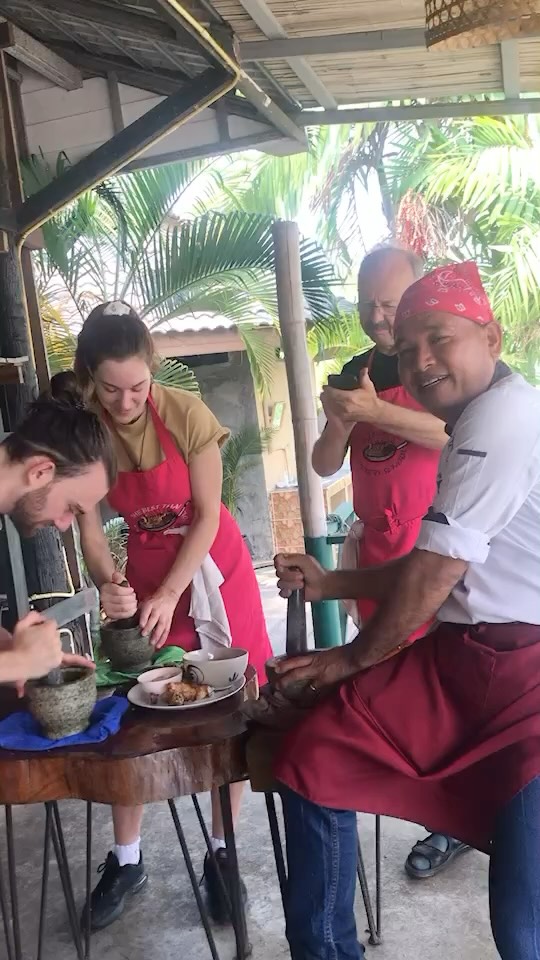 Fresh, spicy, and full of flavor! 🌶️🔥 Making Thai curry paste from scratch—who’s ready to cook? 🍛✨ #thaifood
