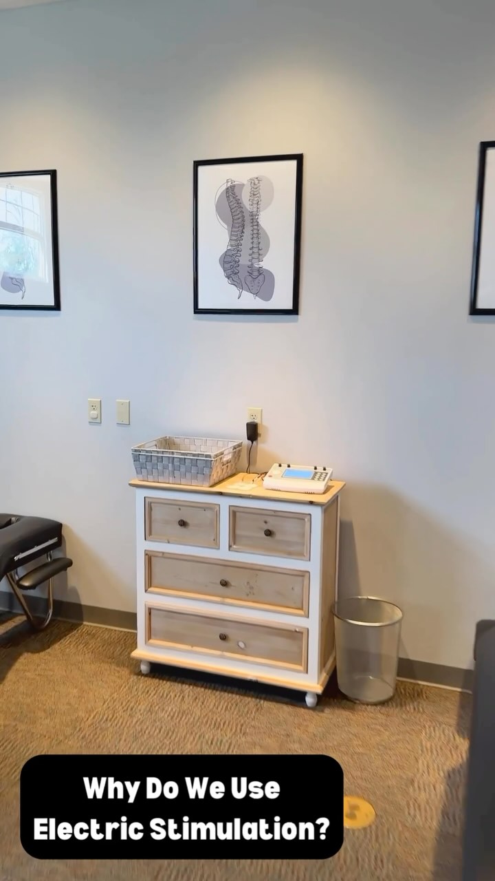 Ever wonder why we use electric stimulation 🤔
This therapy helps:
✅ Reduce muscle tension & spasms
✅ Improve circulation for faster healing
✅ Decrease pain by blocking nerve signals
We combine E-Stim with heat or ice 🔥❄️ to tailor treatment to your needs:
* Heat for muscle relaxation & circulation
* Ice for inflammation & pain relief
💙 BodyWork Chiropractic & Wellness
💬 Ready to try it? Book your session today!