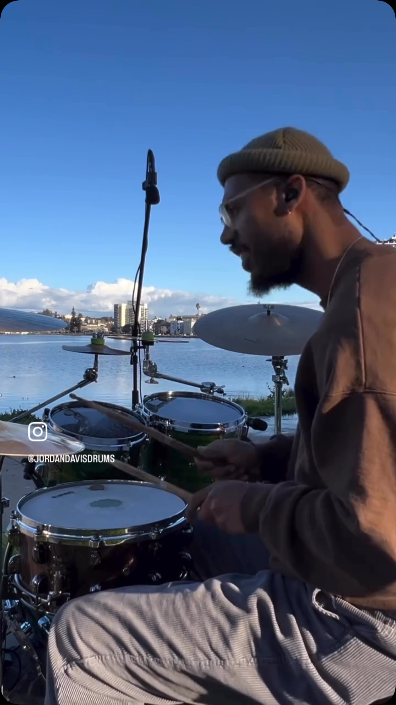 Morning Grooves from @jordandavisdrums ⚪️⚪️⚪️