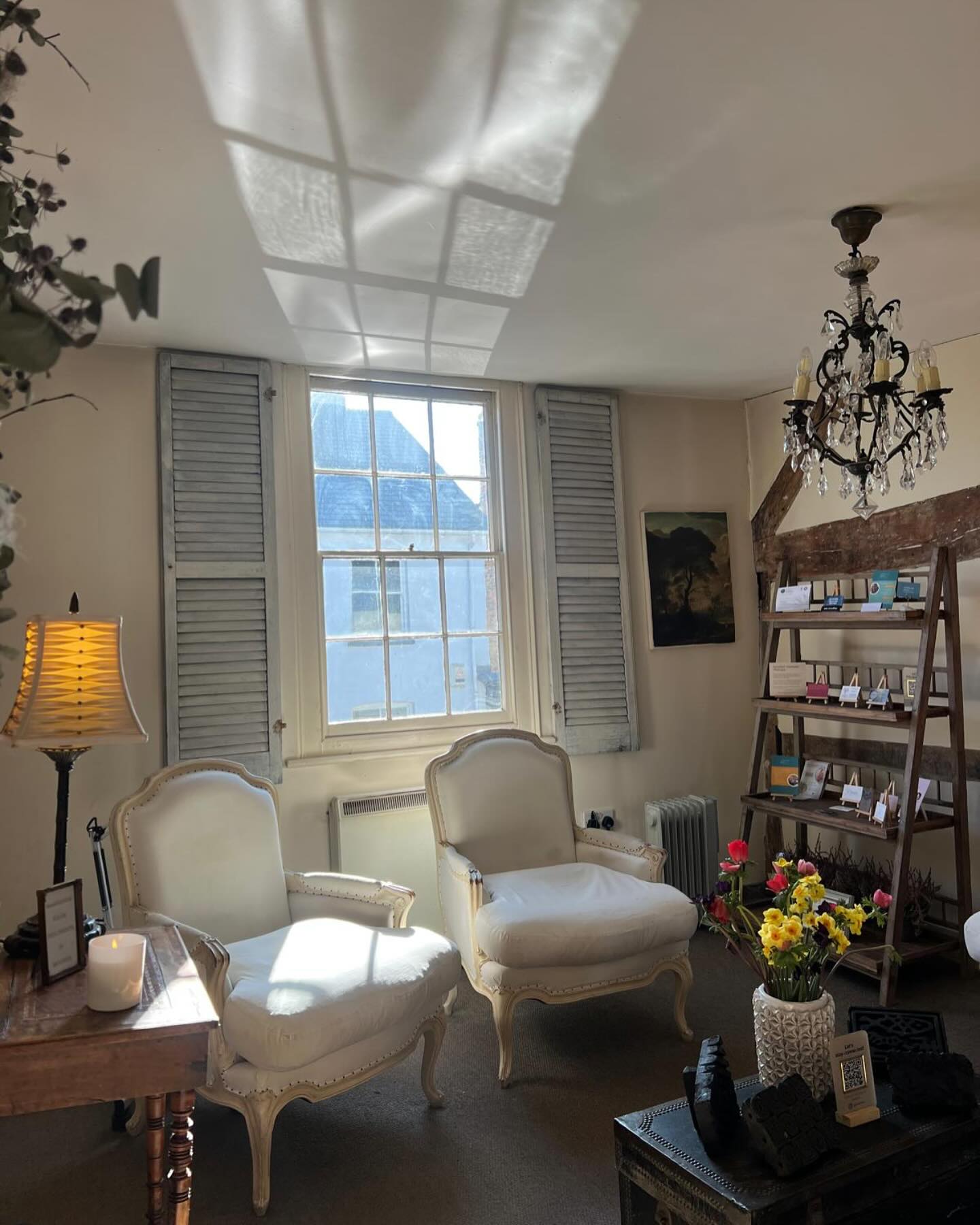 Working along the lovely Amber from #clearhealing today. 🥰
Wonderful energy and calmness 🙂
#purealton #clearhealing #calm #perfect #clients #reflexology #facialreflexology #reflexologylymphdrainage