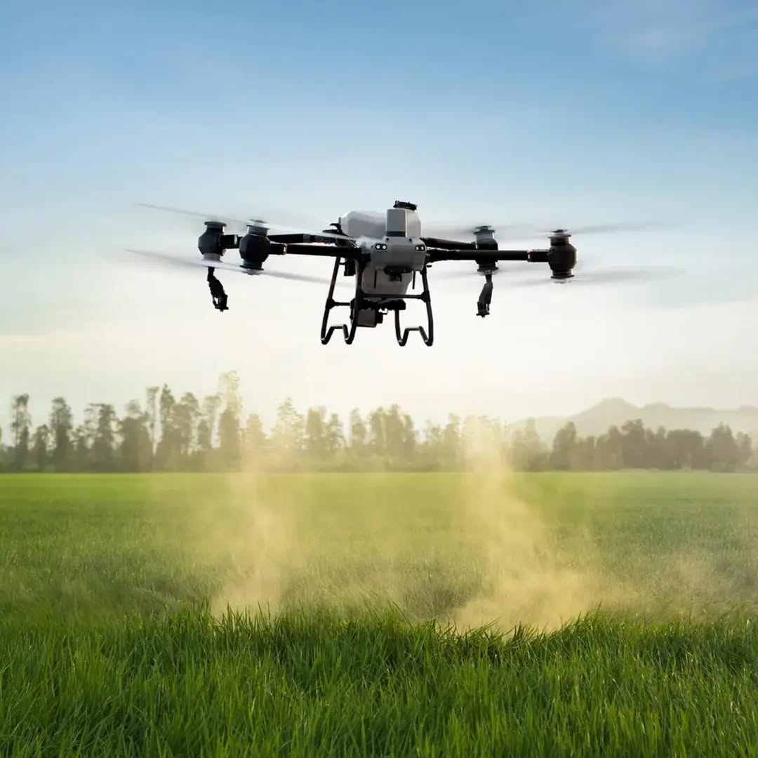 🌿🚀Agrodroneshn
● Aplicaciones aéreas
● Siembra de cereal
● Abonado de fertilizante sólidos
● Abonado de sólidos en leñoso
#DronesParaElAgro #AgroInnovacion #Agrodroneshn