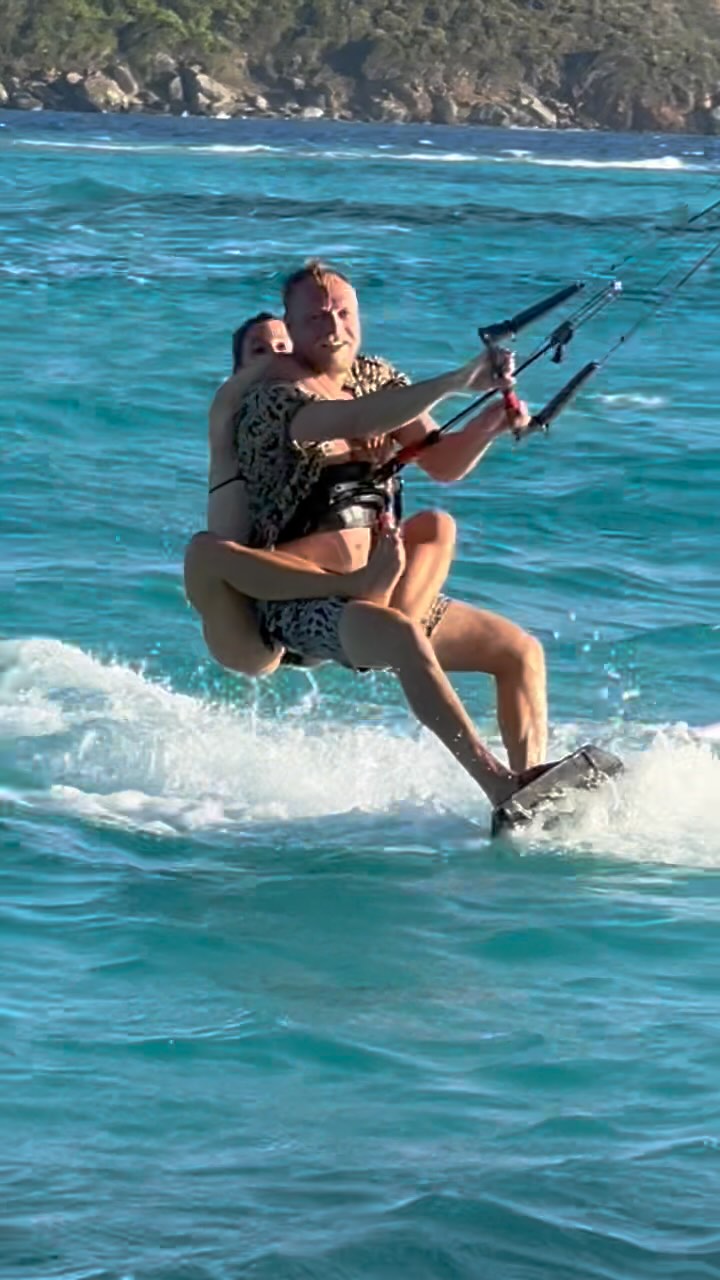 Tandem jump at Necker 😎
Who would you take for a ride?
yvonne__stein
@kitemana_com
@reality_upgrade_retreat