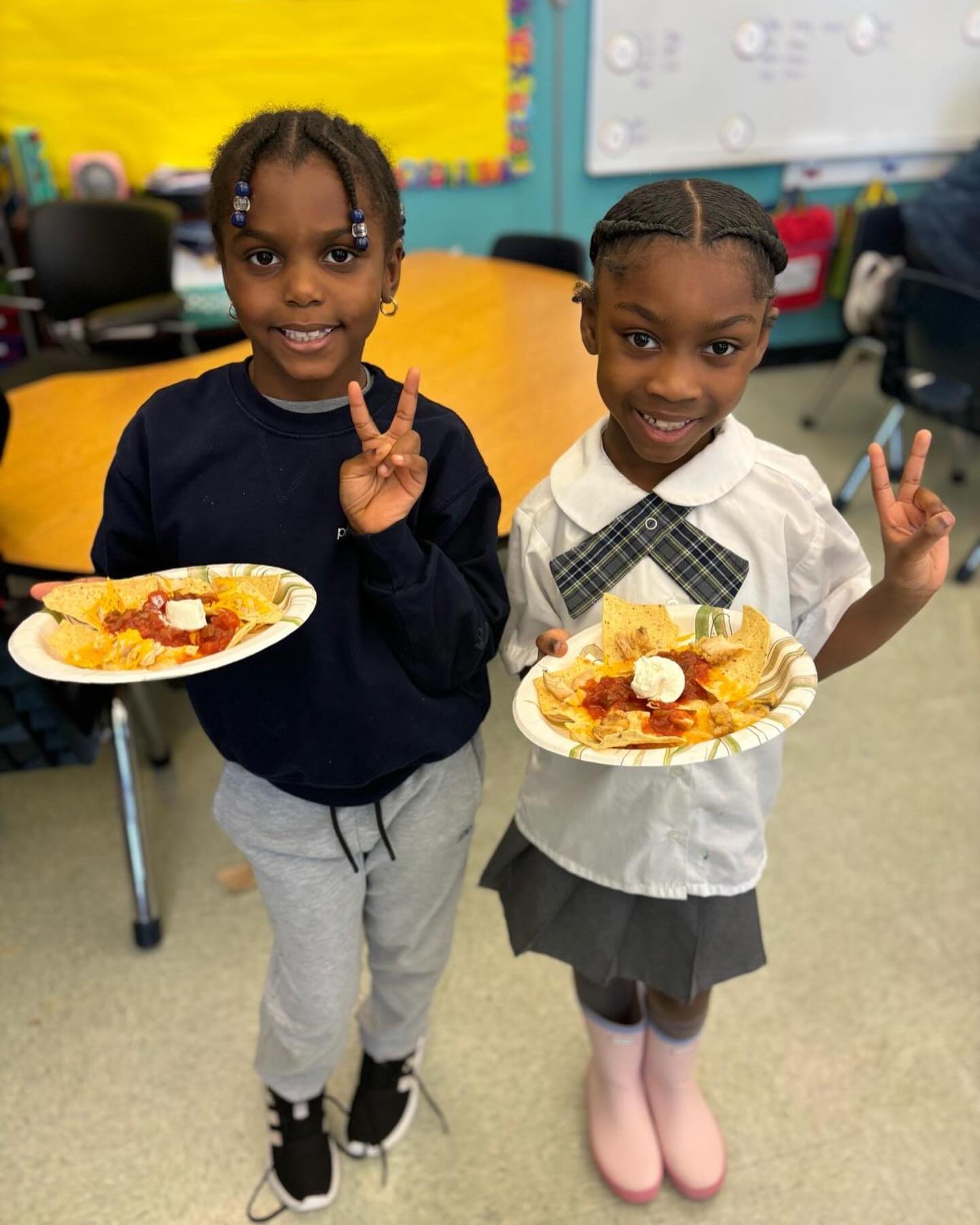 Happy Monday! Our scholars are starting the week with some creativity and deliciousness! Check out these amazing nachos they made – they put their culinary skills to the test and had a blast doing it! 🍽️🍴 #AfterSchoolAllStars #MondayFunday #ScholarChefs