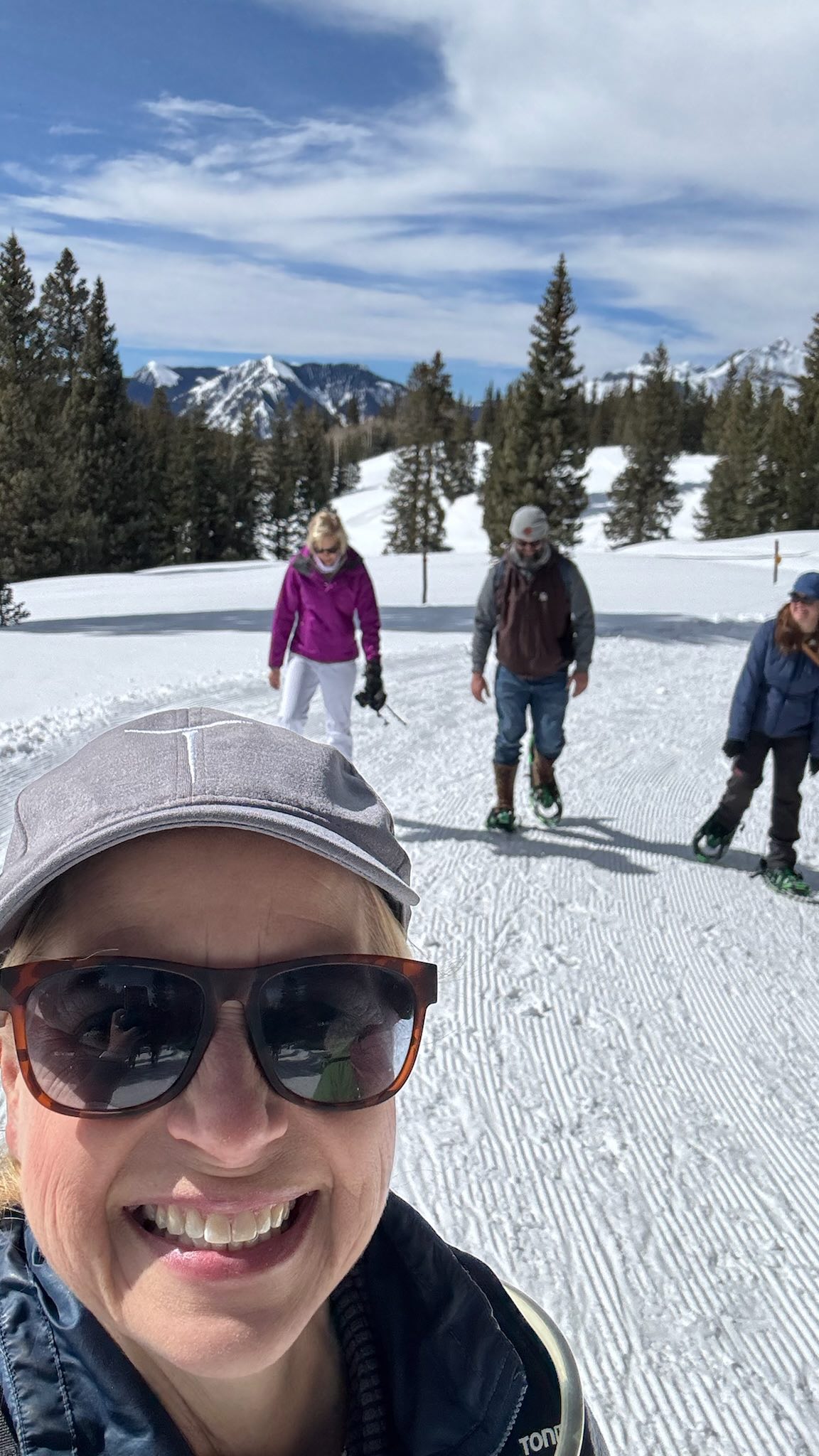 Taking in the breathtaking views with clients in Telluride. ✅🌄😍
#hooplatravel #travel #incentivetravel #hoopla #wanderlust #telluridecolorado #weloveourclients #explore