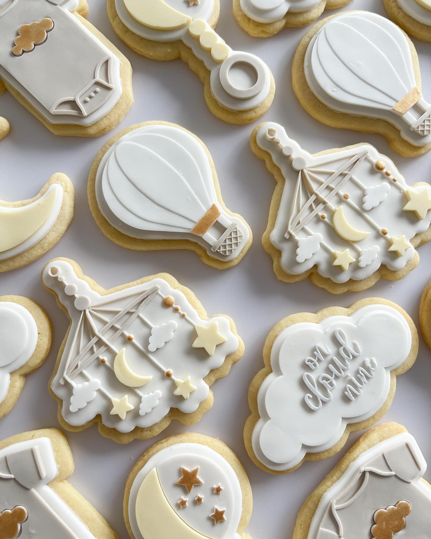 On cloud nine ☁️ Our newest baby shower collection is now live 😍 which design is your favourite 🌙
#stampedbyel #cookiestamps #cookieembossers #cookiedebossers #cookiesupplies #sugarcookiesupplies #fondantcookies #smallbusiness #shopsmallbusiness #alburywodongabusiness #bakingsupplies
