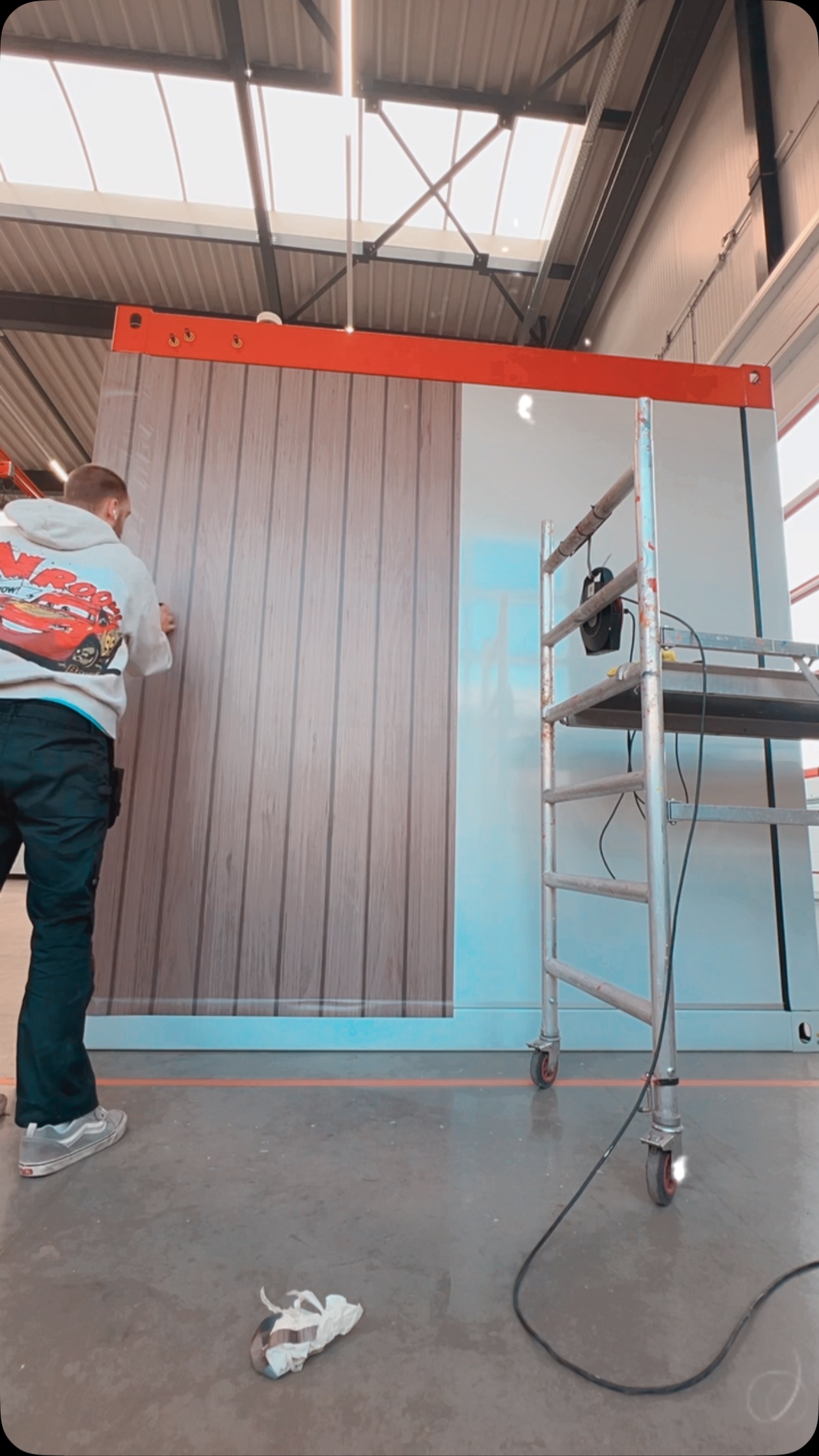 Come wrap this small unit with me!😄
#wrap #paintisdead #wrapping #bananabuffer #proseries #interiorwrap #wrapgear