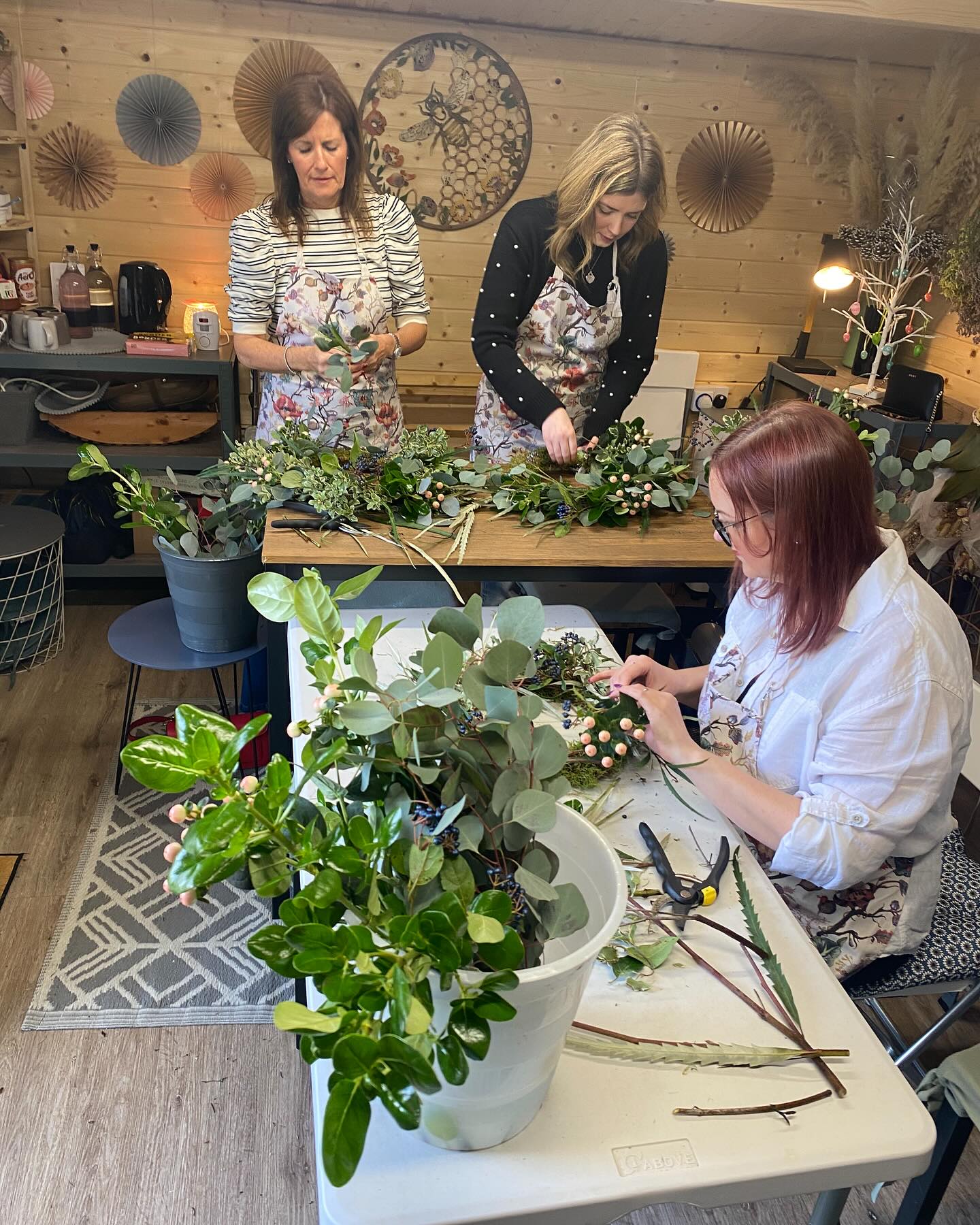Some pics from today’s Mother and Daughter Spring Wreath Workshops. I still have some availability for sessions in April so please message if you would like to attend a session. #florist #flowers #springwreaths #springcolours #positivementalhealth