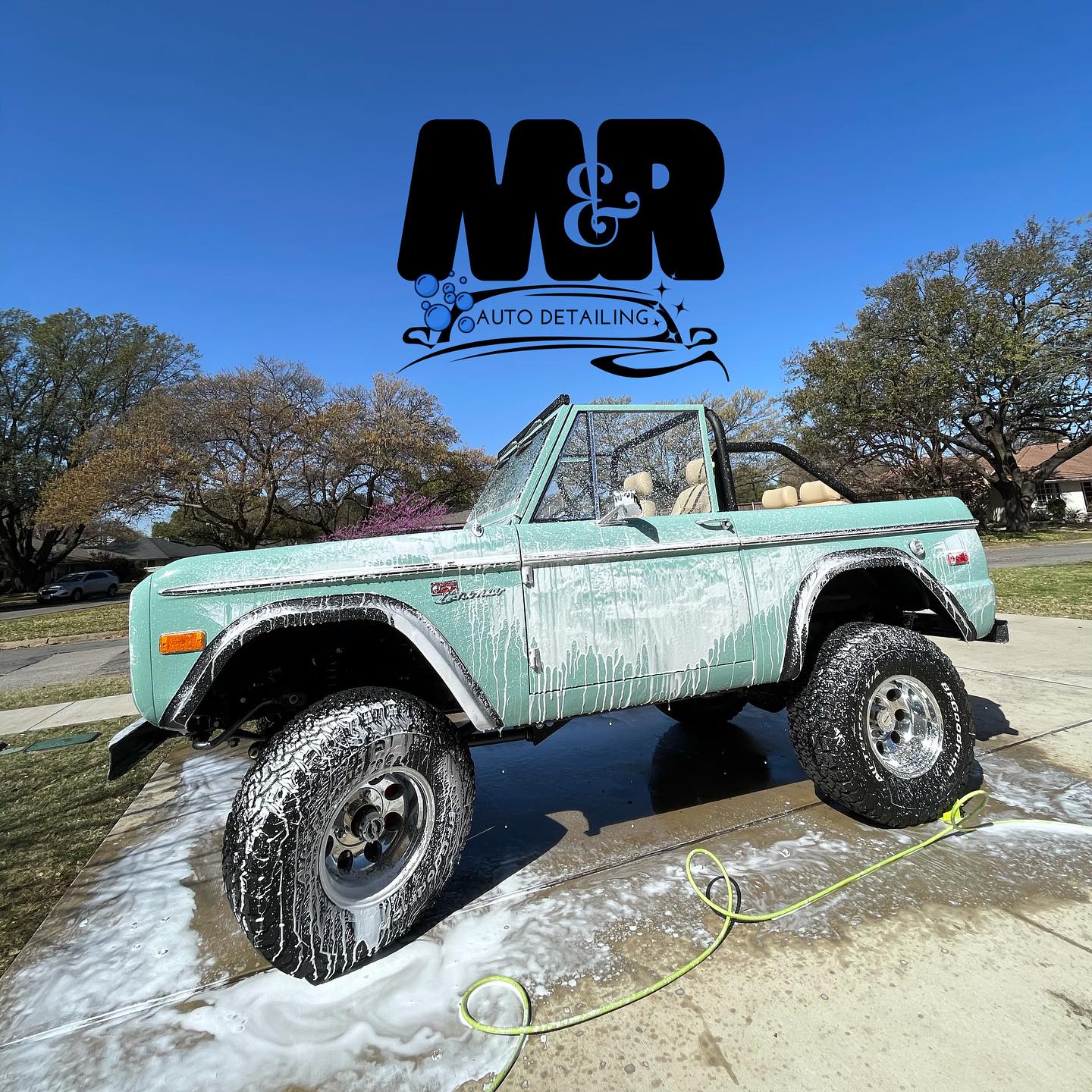 Nothing like a beautiful vintage 1970s Bronco to brighten up our day. We got her back on the road gorgeous and ready for this beautiful Texas weather. ☀️
#mandrautodetailing #dallas #bronco #bronconation #dfw #dallastx #ford #fordofinstagram #fordbroncodaily #fordbronco #vintagecars #dallastexas #dallaslife #dallasliving #broncolife #broncogang #detailing #detailingdoneright