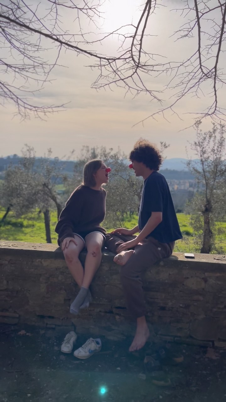 When two clowns fight… 🤡
#ada #accademiadellarte #adalife #studyabroad #clown #clowns #performingarts #theatre #physicaltheatre #adaarezzo #italy #arezzo