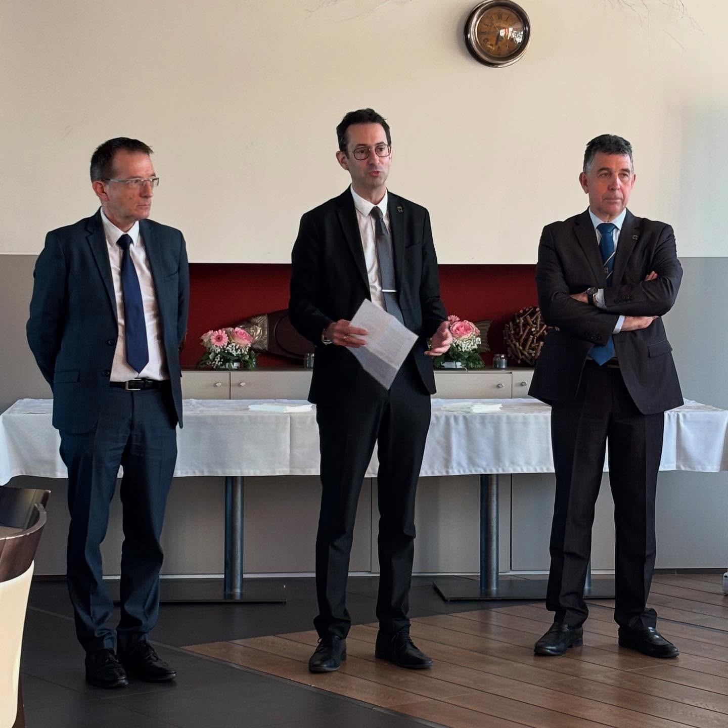 @thierry_chusseau en plein briefing pour les élèves
@thierry_chusseau @coupe_georges_baptiste @lyceesainteanne