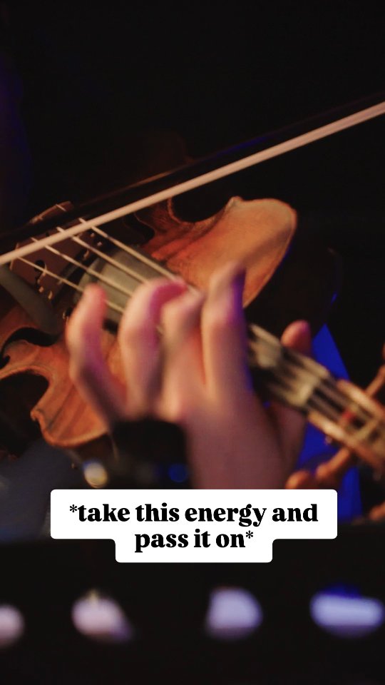 Hey my friends, feeling tired? It's almost the end of a week so here's a tune to give you an instant energy boost!
🎵 @aunseth02
📸 @muzg.faza