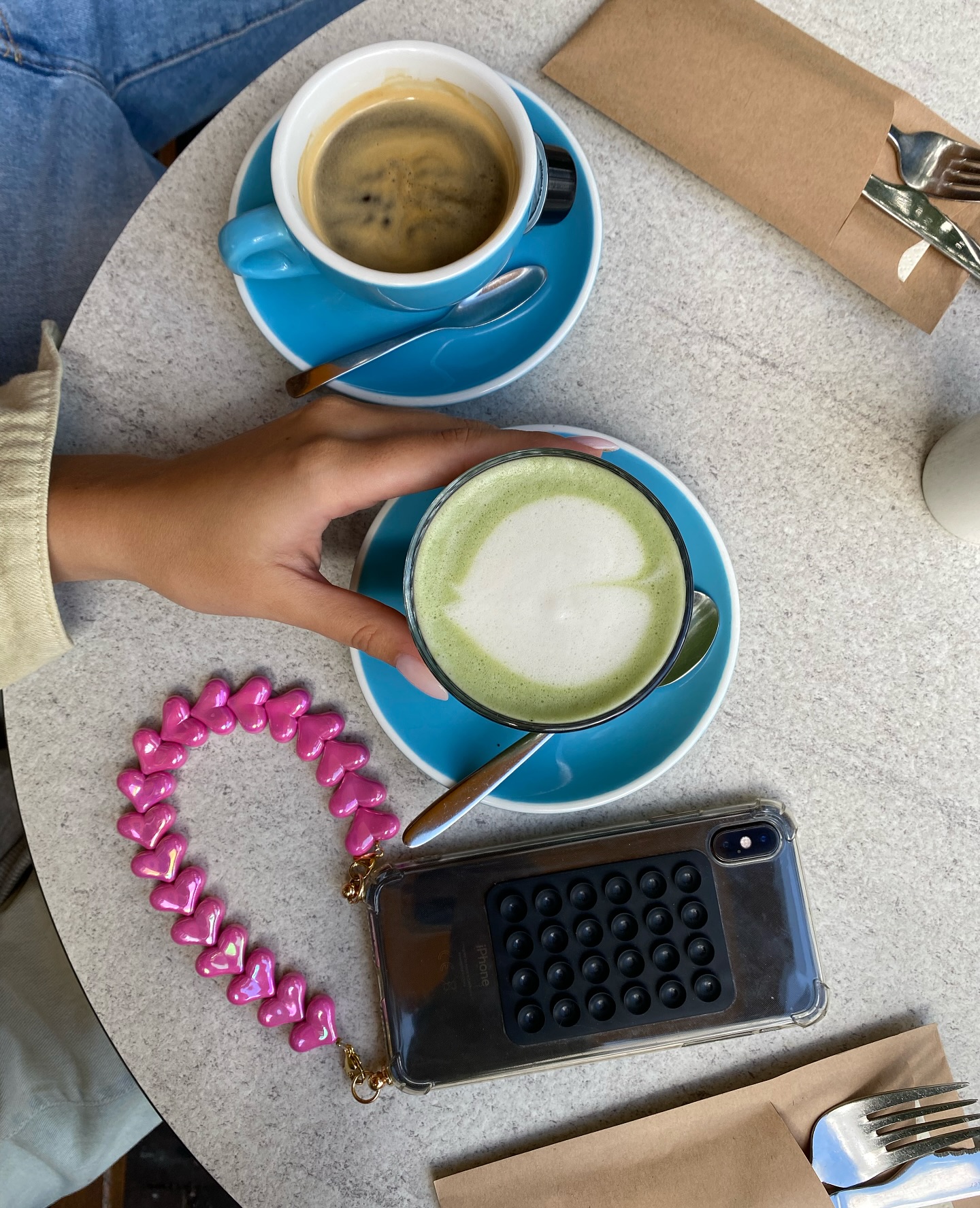 Bring some BESO to the table 🍵🩷 #beso #handmade #shiny #pink #phonecord #phone #accessories
