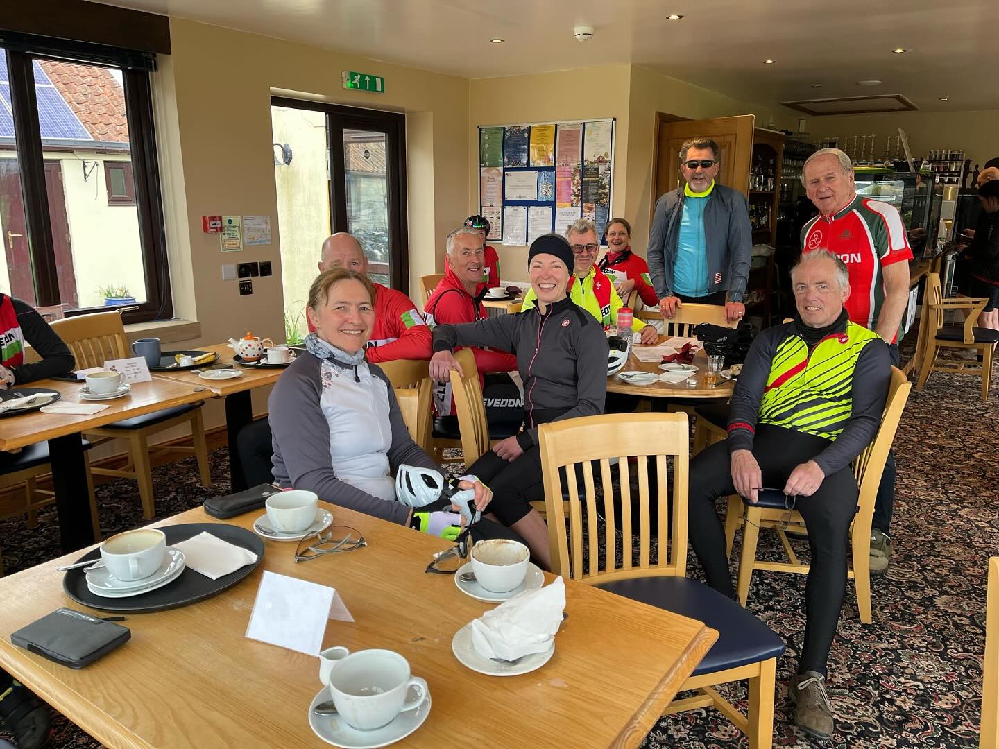 Groups 5 & 6 enjoying everything from a tea cake to a mini egg millionaire slice.
And as the temp was in double figures, there were some legs out on display too! (Legs not pictured 😉) #sundayfunday #cdrc #clevedonanddistrictroadclub @doublegatefarmgodney