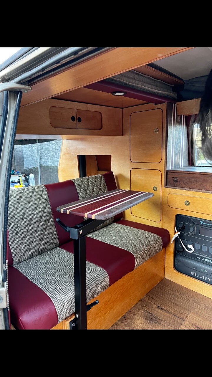 A quick preview of this 1985 VW Westfalia Vanagon build out!
🔸🔹🔸🔹
Full tour video coming soon!
