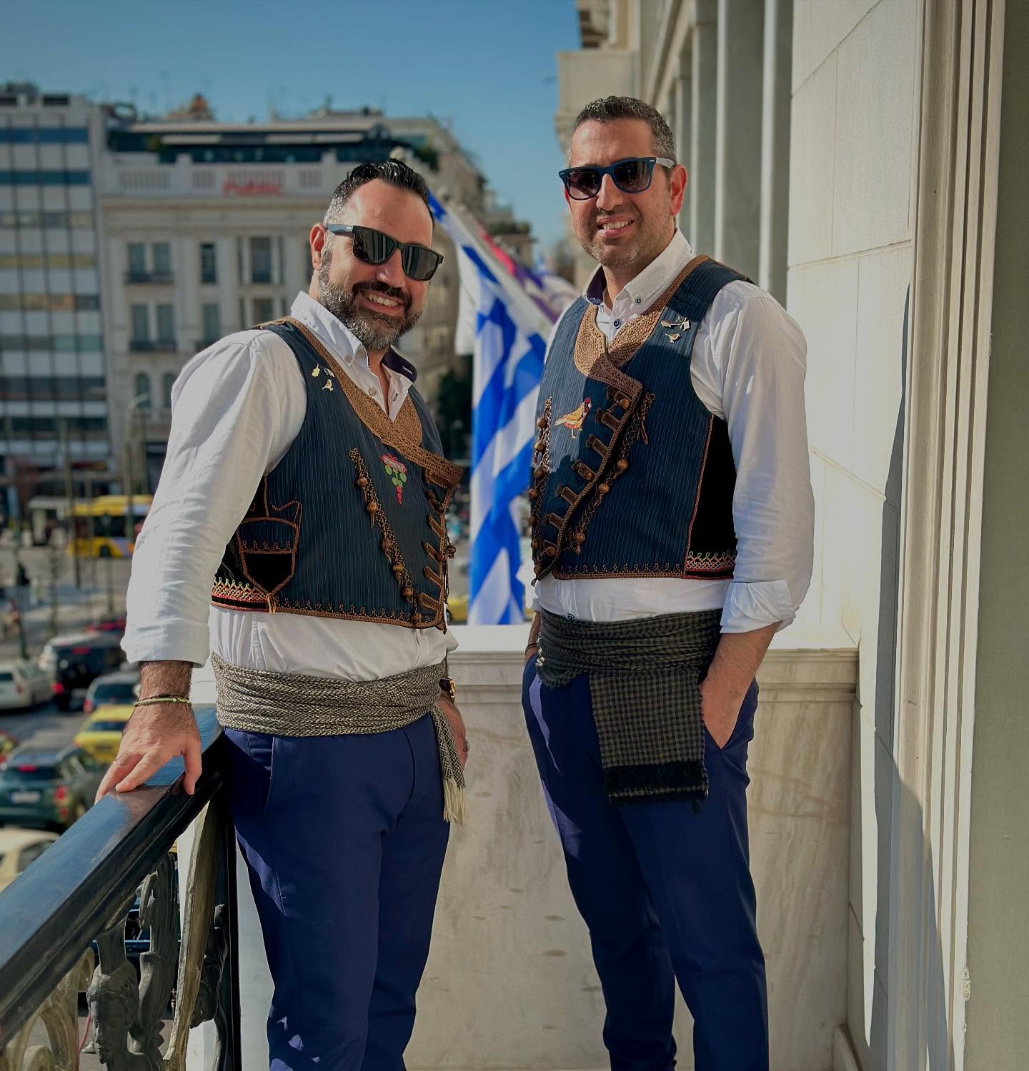 Χρόνια πολλά σε όλους τους Έλληνες! Τιμή και δόξα στους ήρωες του ’21!