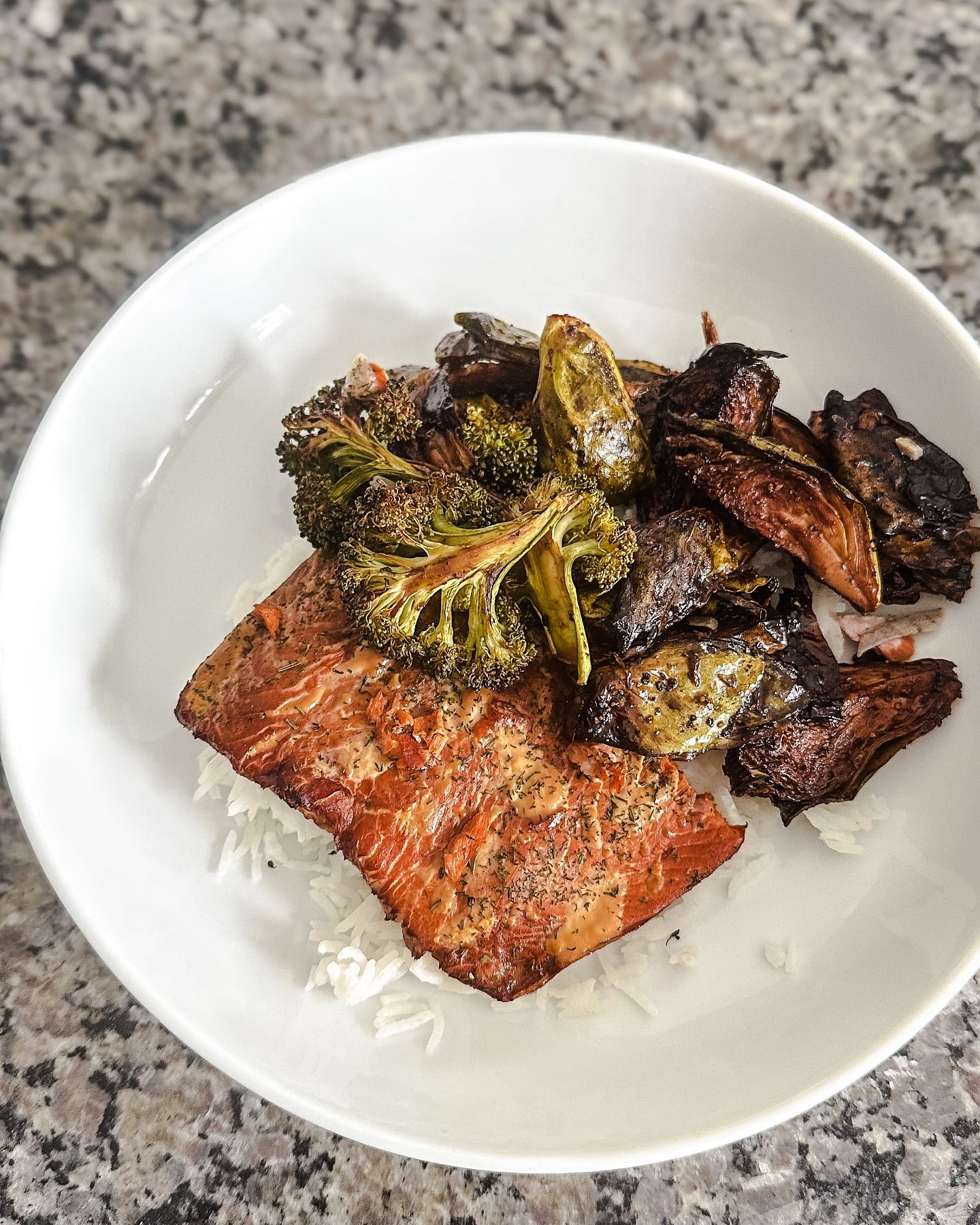 Leftovers: A Busy Mom’s Best Friend! ✨🍽️
When life is nonstop (because, let’s be real, when is it not?!), having nutrient-dense leftovers in the fridge is a game changer. No need to start from scratch—just reheat, maybe mix things up a little, and you’ve got a balanced, hormone-loving meal ready to go.
This plate? Salmon + Brussels sprouts = a powerhouse combo for hormone balance!
🐟 Salmon is rich in omega-3s, high-quality protein, and B vitamins—supporting brain function, reducing inflammation, and keeping hormones happy.
🥦 Brussels sprouts (and other cruciferous veggies) help the liver detox excess hormones, keeping everything in balance.
And let’s not forget the magic trio for steady energy + hormone health:
✔️ Protein – keeps blood sugar stable and supports muscle repair
✔️ Healthy fats – nourish hormones and fight inflammation
✔️ Fiber – keeps digestion moving, which is key for eliminating toxins
So, next time you cook, make extra! Your future self (and your hormones) will thank you. 💛
PS. If you never know what to cook/eat to keep your hormones in check, take a look at The Busy Mom’s Hormone Balancing Meal Plan vitalianutrition.com/busymoms
#BusyMomMeals #hormonehealth #balancehormones #balancehormonesnaturally #mealprepmadeeasy #momlife #momlifebelike #momlifebalance