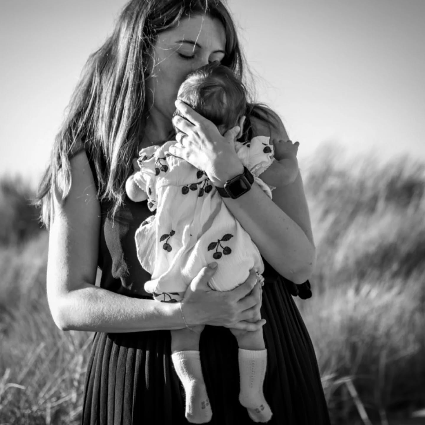 Alweer twee jaren geleden was deze leuke fotoshoot in Breskens Superlief gezin uit Luxemburg.
#family #familyphotographer #zeeland #newbornphotography #love #goudenuur #familytime #portraitphotography #photooftheday #familyphotoshoot #portrait #trouwfotograafzeeland #goldenhour #photoshoot #fotograafzeeland #lifestylephotography #dishoek #zeeland #moederendochter #breskens