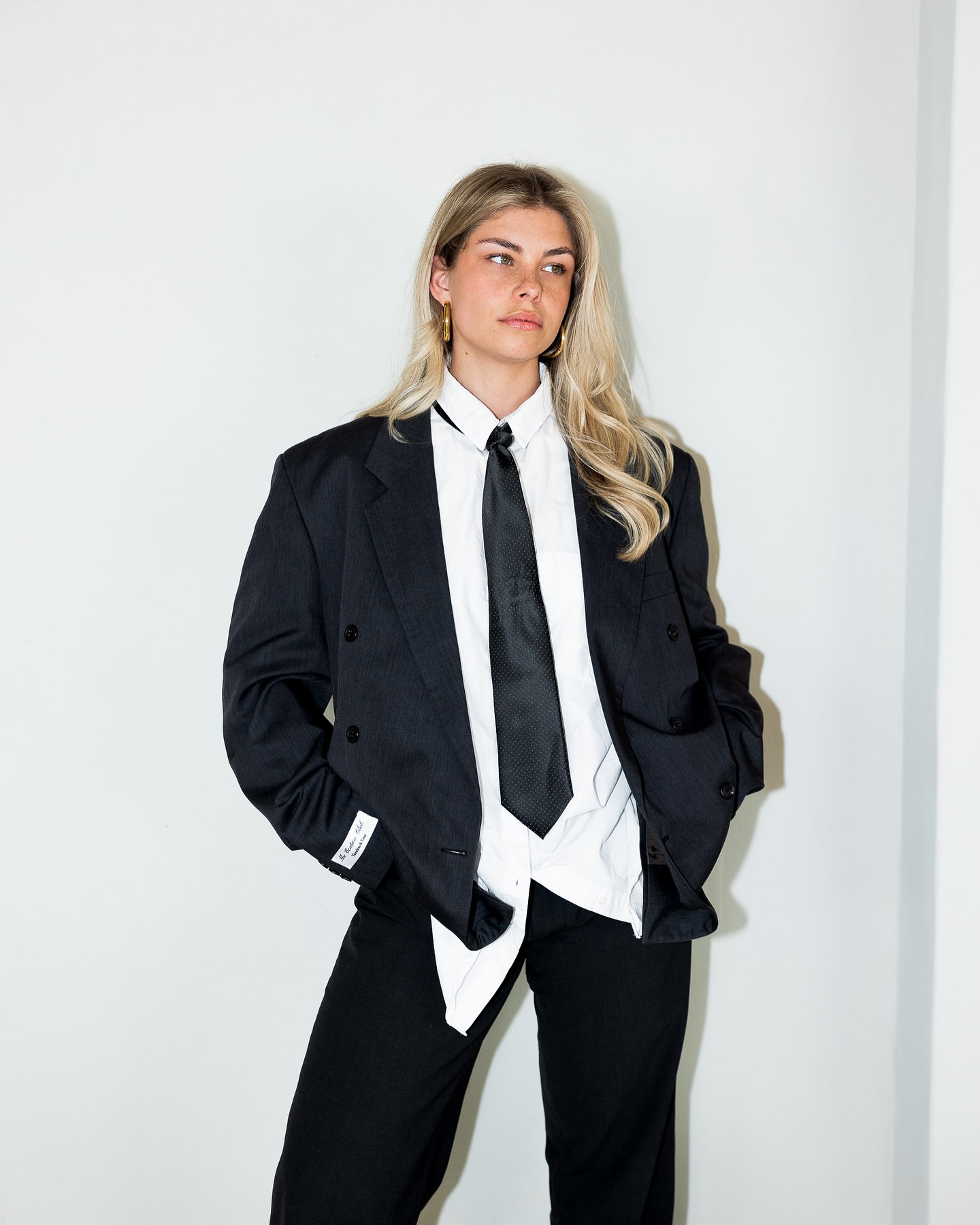 For the latest @timelessandtrueclub campaign, I captured the essence of power dressing: bold, effortless and undeniably cool.📸
Proud to have shot this campaign and bring their vision to life🤍
#storiesandstudios #fashionphotography #photographer #creativeagency