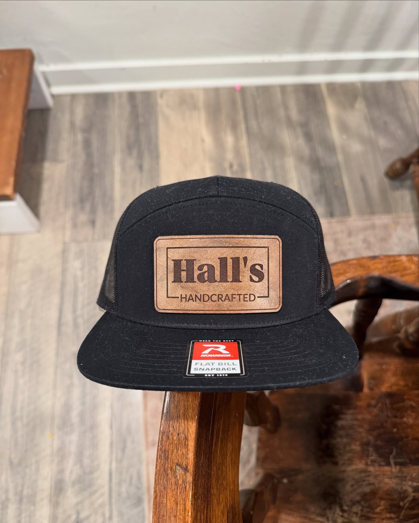 It doesn’t matter how big or small your business is- a custom leather patch hat is a great way to support and promote it!
We made some hats for @halls.handcrafted. Check them out for custom woodworking and cornhole boards.
#leatherworks #customhats #leatherpatchhat #utahleatherworks #utahsmallbusiness
