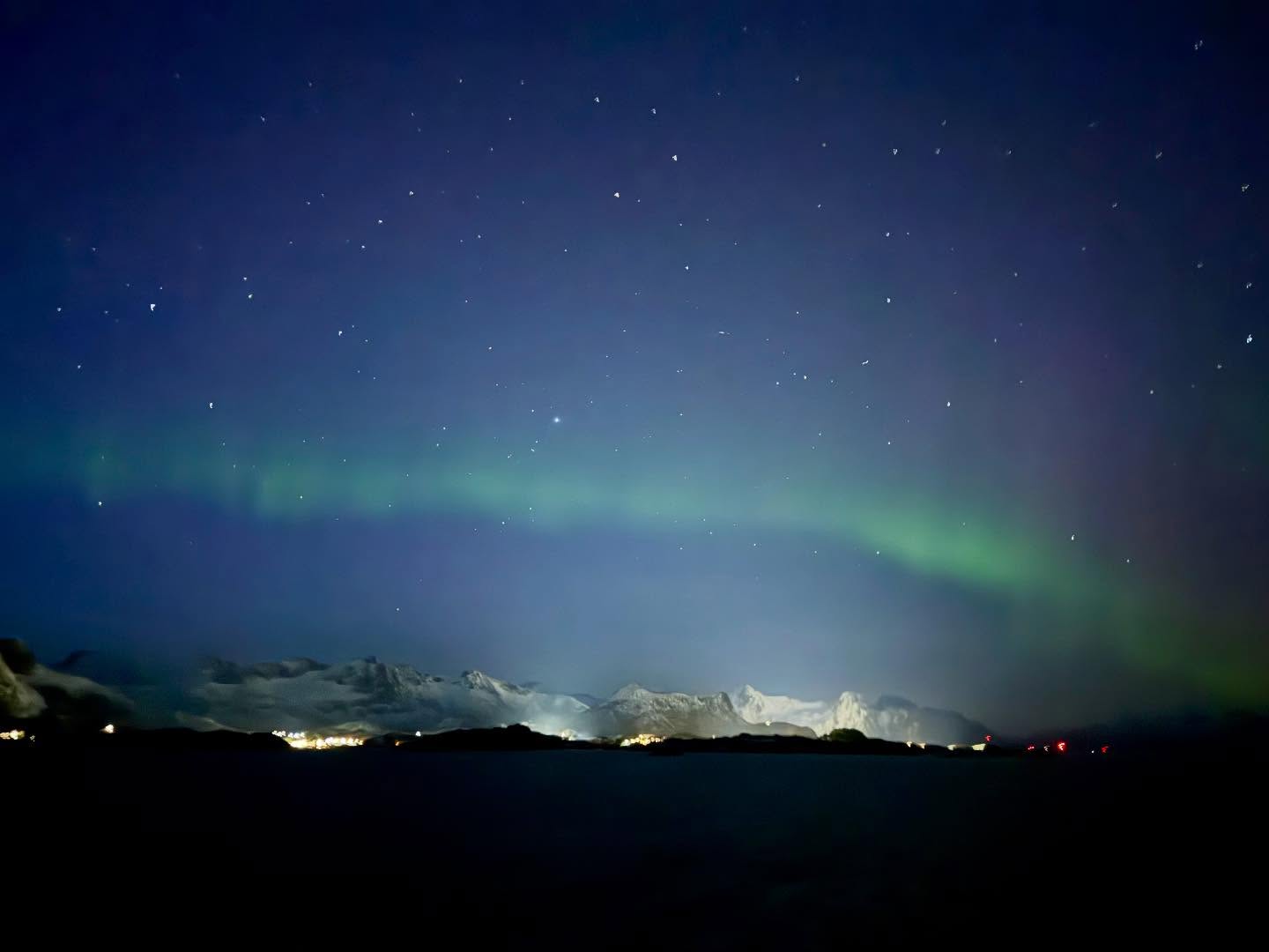 Not to easy to capture the longer exposure from a rocking boat, but I feel like our mission is accomplished 🇳🇴✨