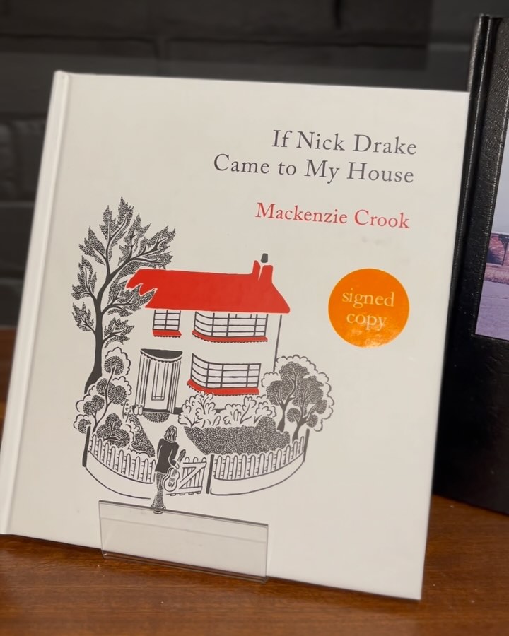 New books in the house!
#homegallery #nickdrake #mackenziecrook @mackenzie_crook71officalpage #williameggleston #williamegglestonsguide @william__eggleston