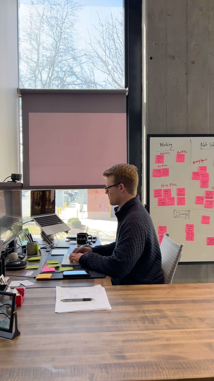 That feeling when you land an office with a window view just in time for spring… 🌞🌸🌿 Suddenly, emails feel easier, meetings feel brighter, and your productivity? Through the roof! 📈
Sound inspiring?! Reach out today to set up a tour 🤓