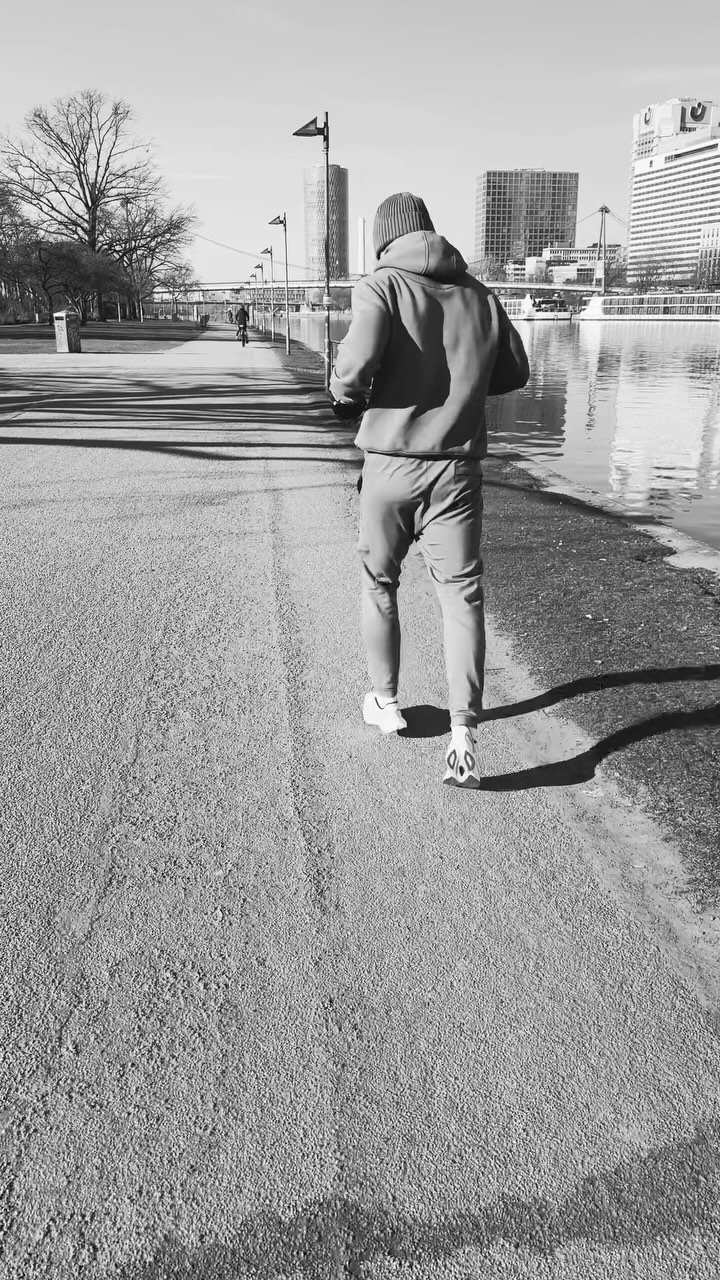 “Train Hard, Last Longer! ⏳🔥”
Endurance training isn’t just about going the distance, it’s about pushing your limits and coming back stronger.
✅ More Stamina – Power through workouts & life!
✅ Better Recovery – Train harder, feel less fatigue.
✅ Stronger Heart & Lungs – Boost performance & energy.
✅ Mental Toughness – Conquer challenges, in & out of the gym.
Keep pushing. Keep growing. Your endurance defines your strength! 💪🏽🏃♂️
#running #motivation #endurance #growth #strength #fitlife #frankfurt #life