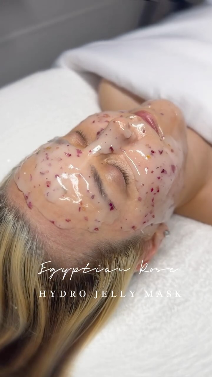 Keep Skin Hydrated throughout the day with Egyptian Rose Jelly Mask🪷🍃
BENEFITS
- Illuminates the skin to reveal a subtle glow.
- Keeps skin hydrated throughout the day.
- Restores skin firmness and suppleness while reducing the appearance of fine lines and wrinkles.
- Reduces the appearance of hyperpigmentation and diminishes the appearance of age spots, blemishes, and discoloration.
Please visit www.ricozybeauty.com to schedule your appointment. If you have any questions, contact at info@ricozybeauty.com.
▪️300 E Colorado Blvd, Unit 241, Studio 409, Pasadena CA 91101 (Located Inside Salon Republic)
#facial #holisticfacial #skincare #facialtreatment #glassskin #skingoals #glowskin #jellymask #rosemask #hydrafacial #hydration #esthetician #pasadena #フェイシャル #パサデナ #ロサンゼルス #カリフォルニア